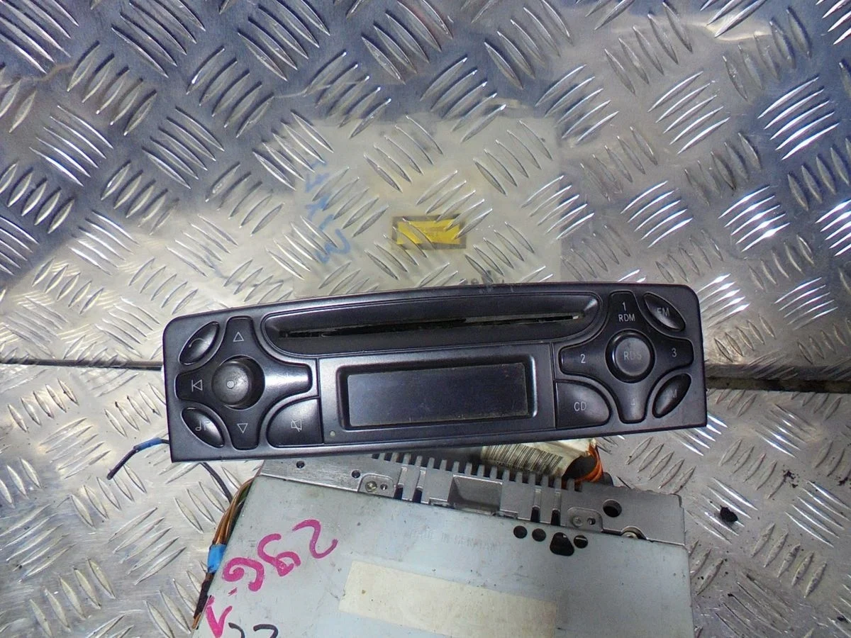 Магнитола Mercedes-Benz C-класс W203/S203/CL203 (2000—2004)