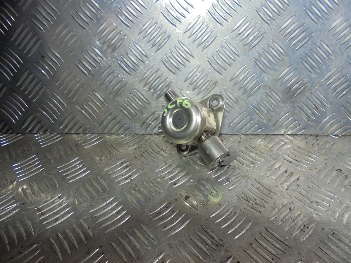 Насос (ТНВД) бензиновый Mercedes-Benz S-класс W221 (2005—2009)