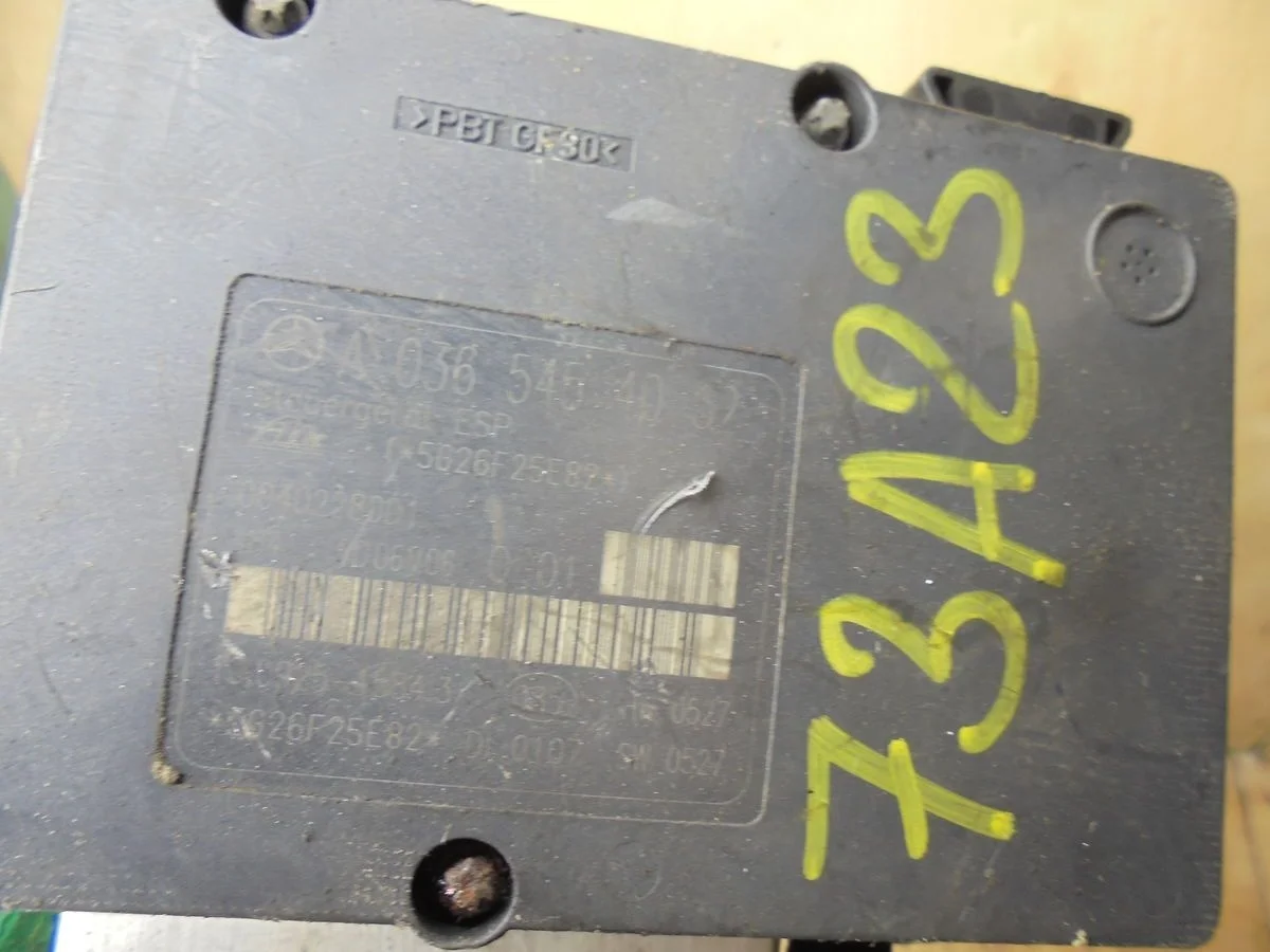 Блок ABS (насос) Mercedes-Benz CLK-класс C209/A209 (2002—2005)