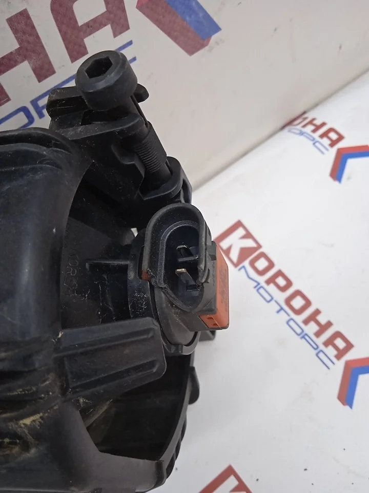 Фара противотуманная левая Б/У оригинал