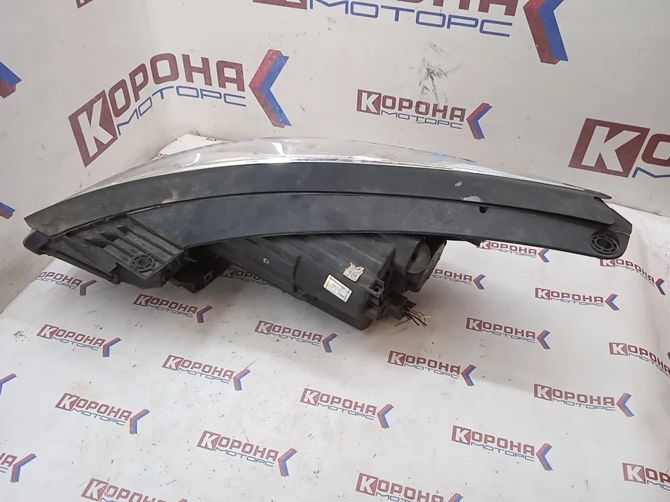 Фара передняя правая Б/У Б/У