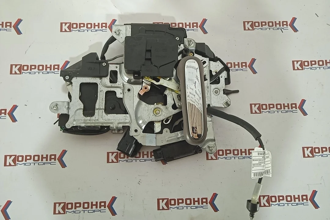 Механизм замка двери KIA Carnival 2010 814404D513 Левый Б/У Б/У
