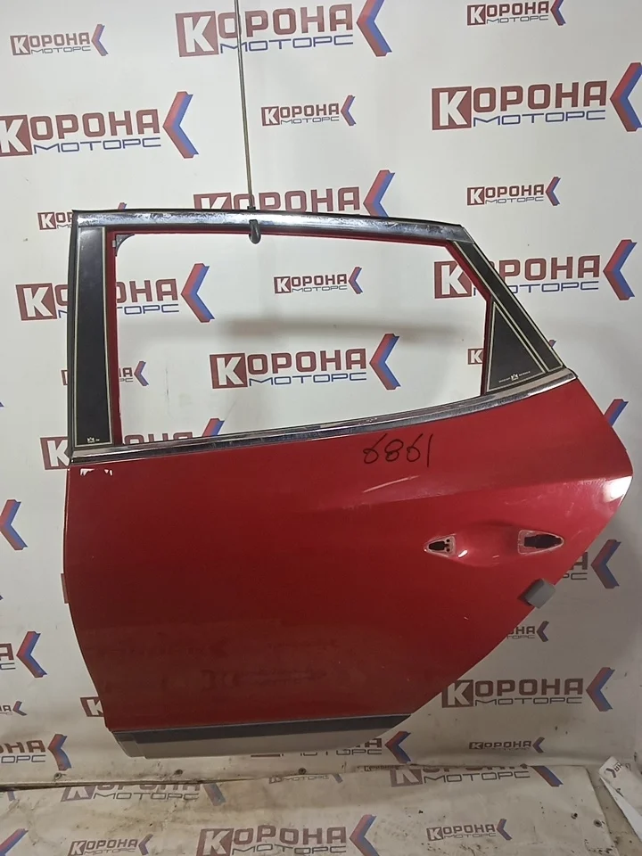 Дверь задняя левая Б/У Оригинал мелкие царапины