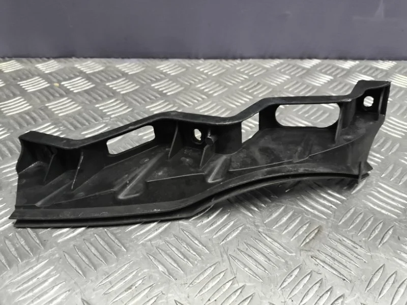 Кронштейн переднего бампера volkswagen Passat 2010 3C0807890A B6 CDA, правый