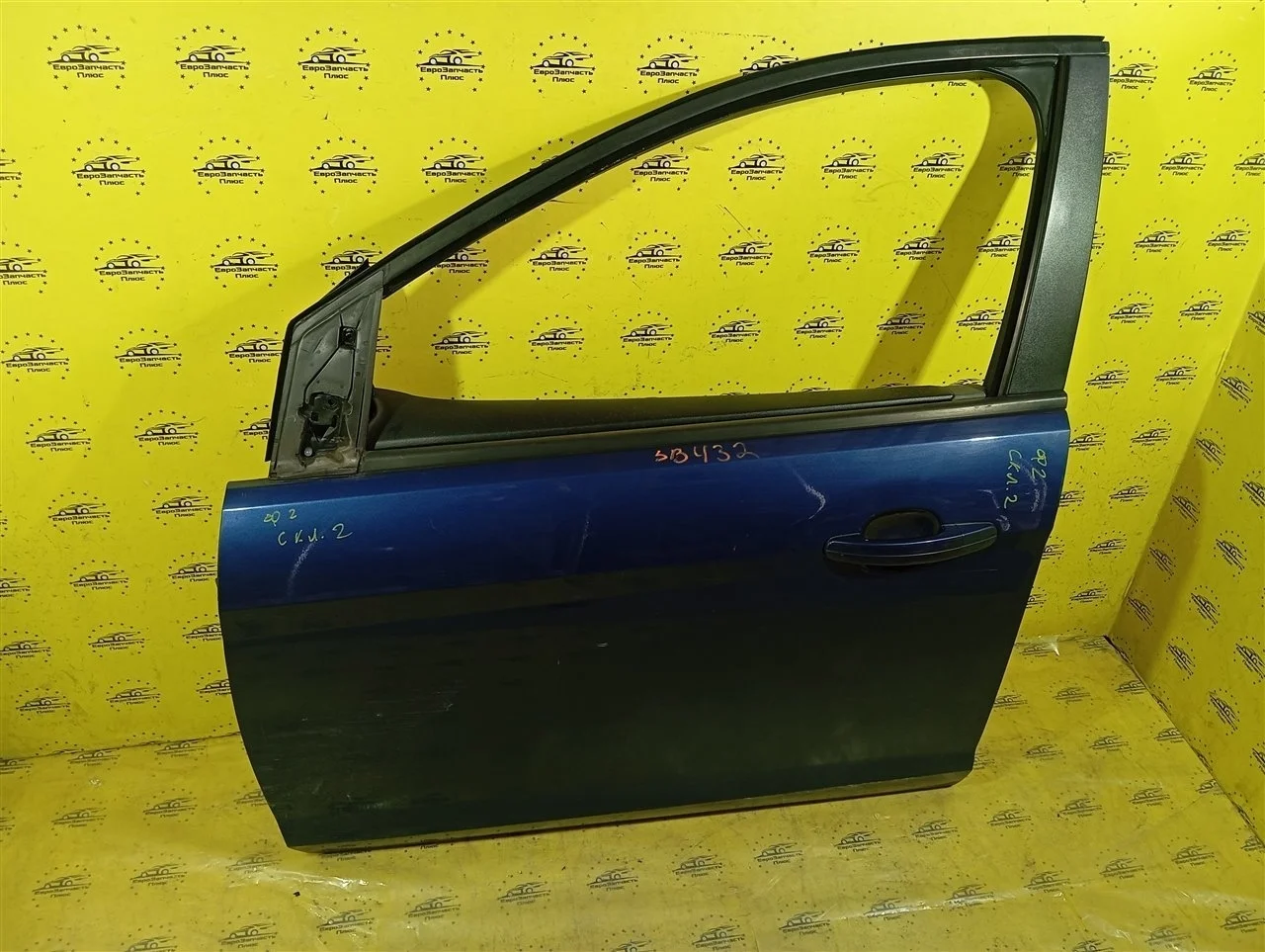 Дверь Ford Focus 2 1530169, передняя левая