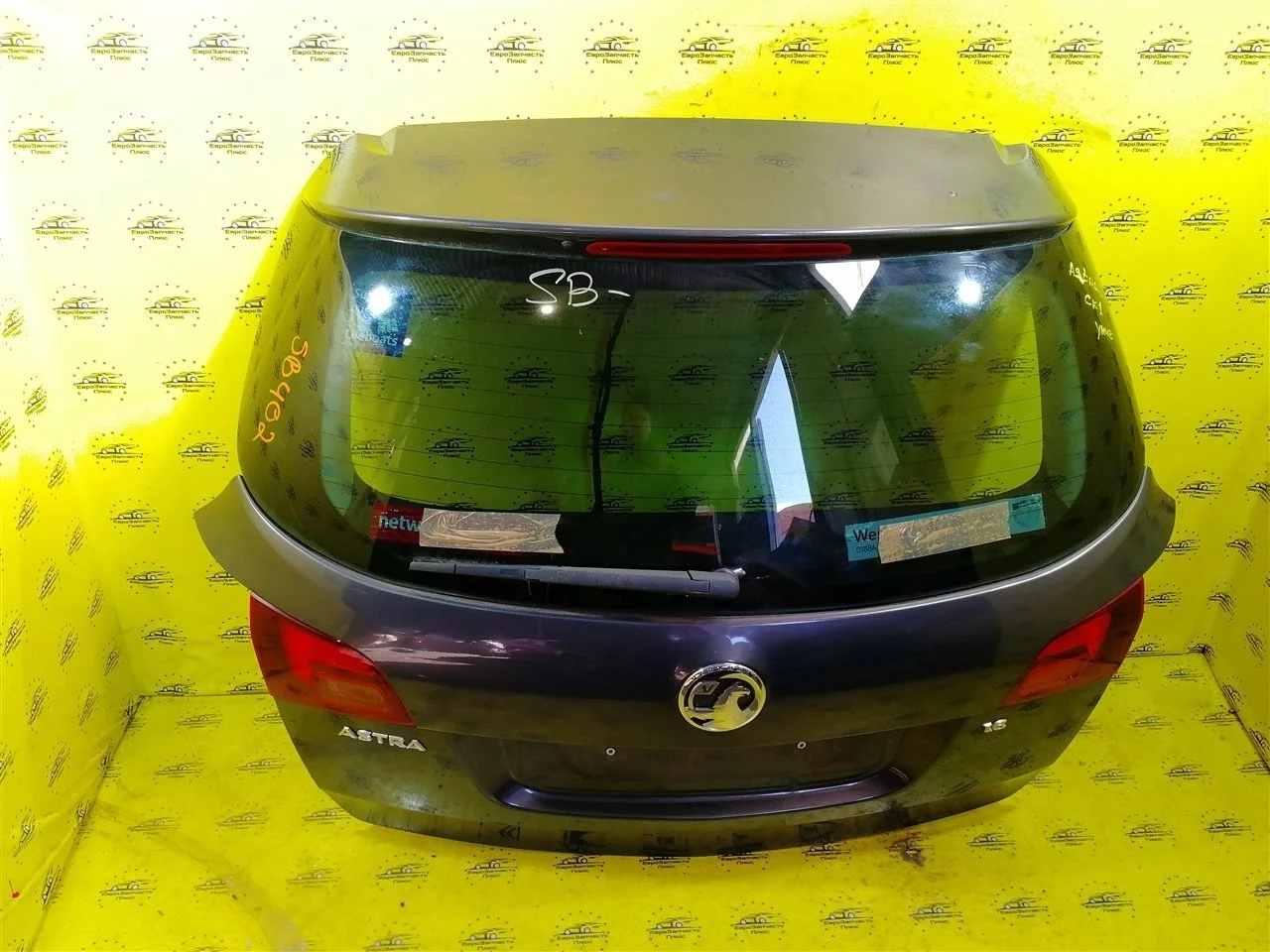 Крышка багажника Opel Astra 13301585 J