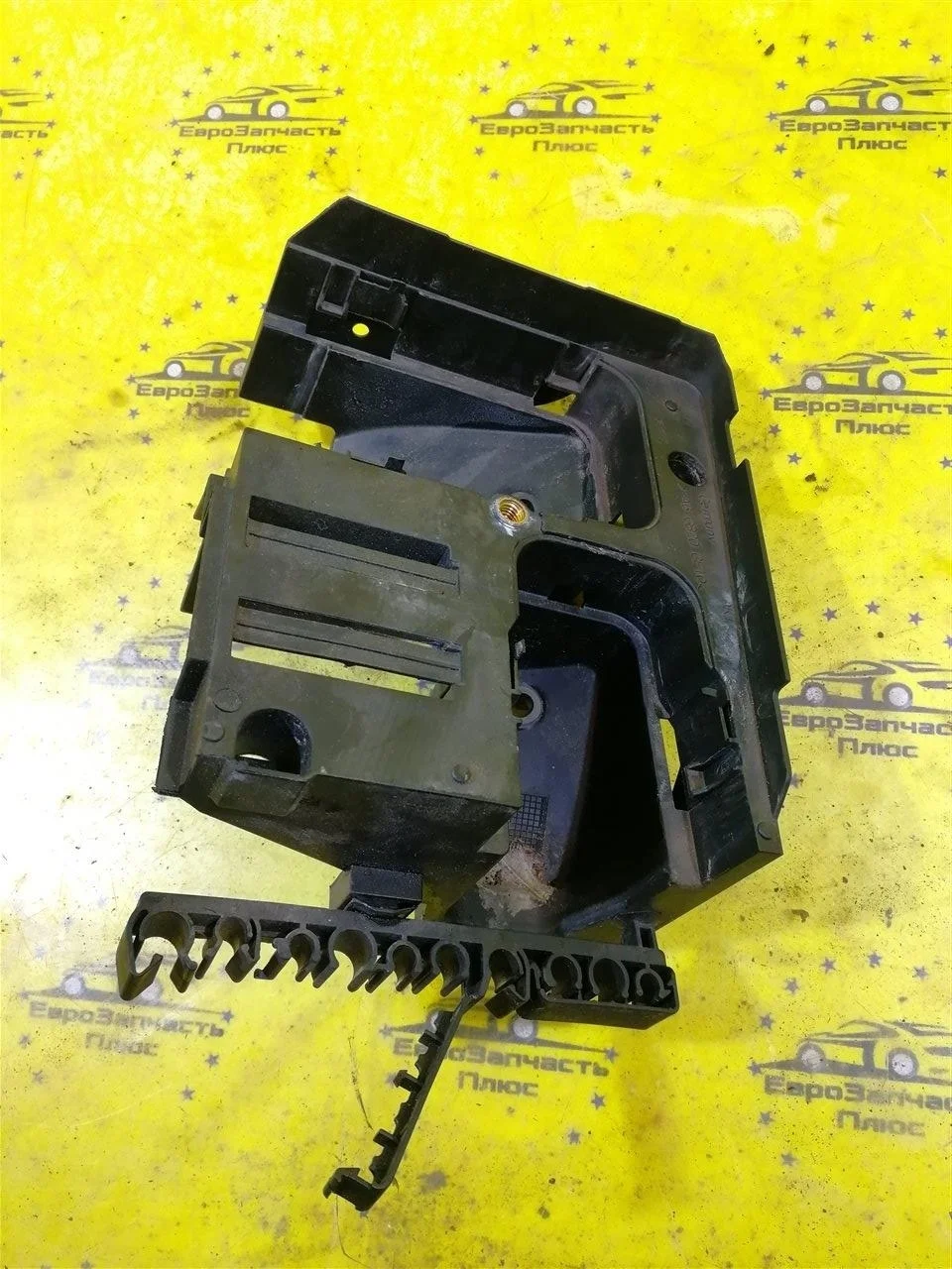 Крепление блока предохранителей Skoda Octavia A5 1K0907361C 1Z