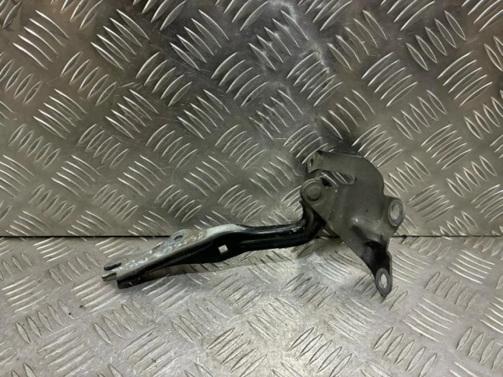 Петля капота левая для Mazda 3 BK 2002-2009