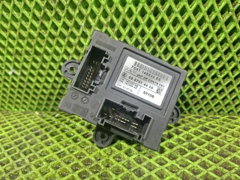 Блок комфорта Land Rover Freelander 2 2008 7G9T14B534BE УНИВЕРСАЛ, передний левый