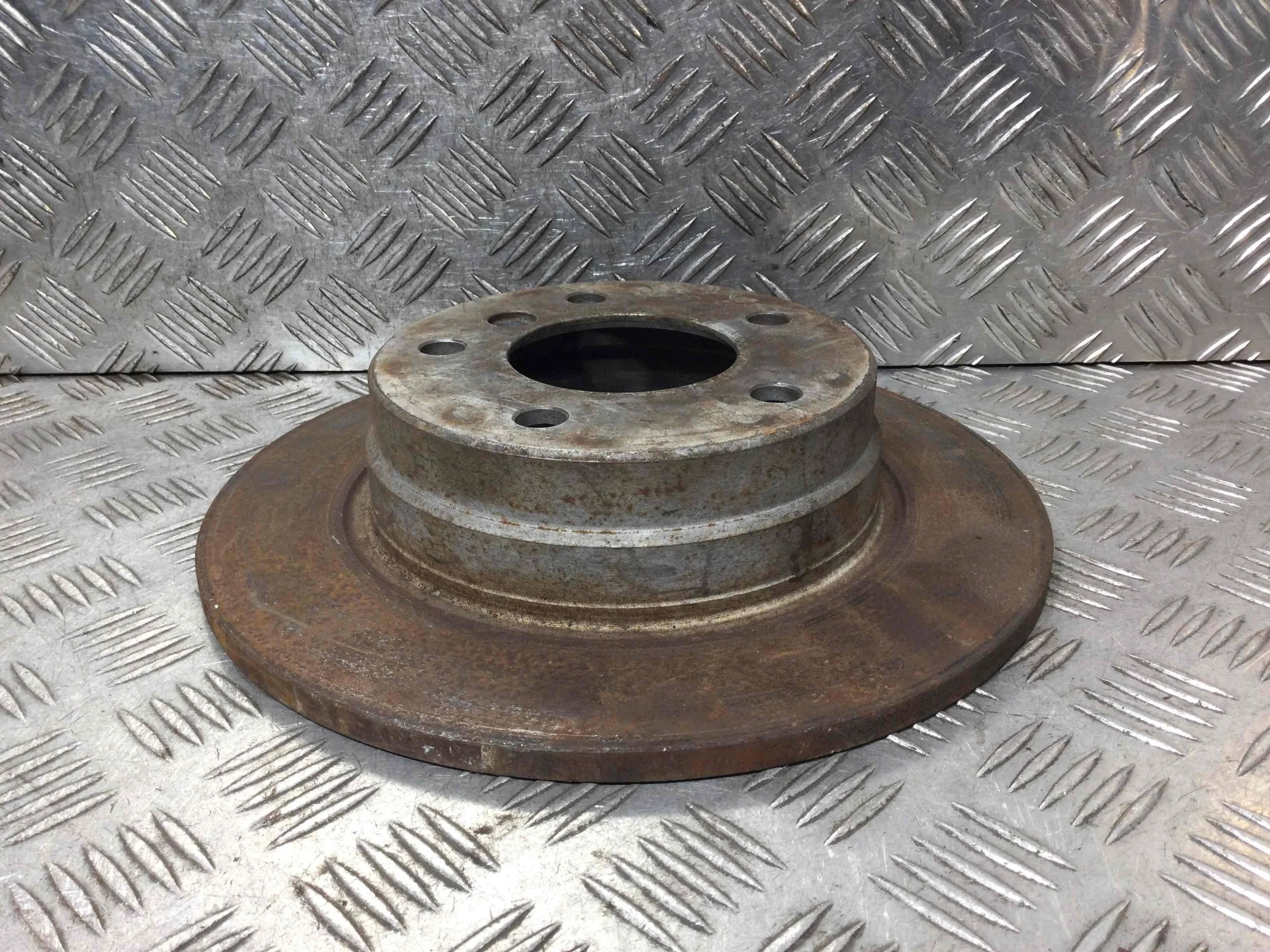 Диск тормозной задний BMW 3-Series 3-Series E46 1998 - 2006 бензин 1.8 i Механика Х/б