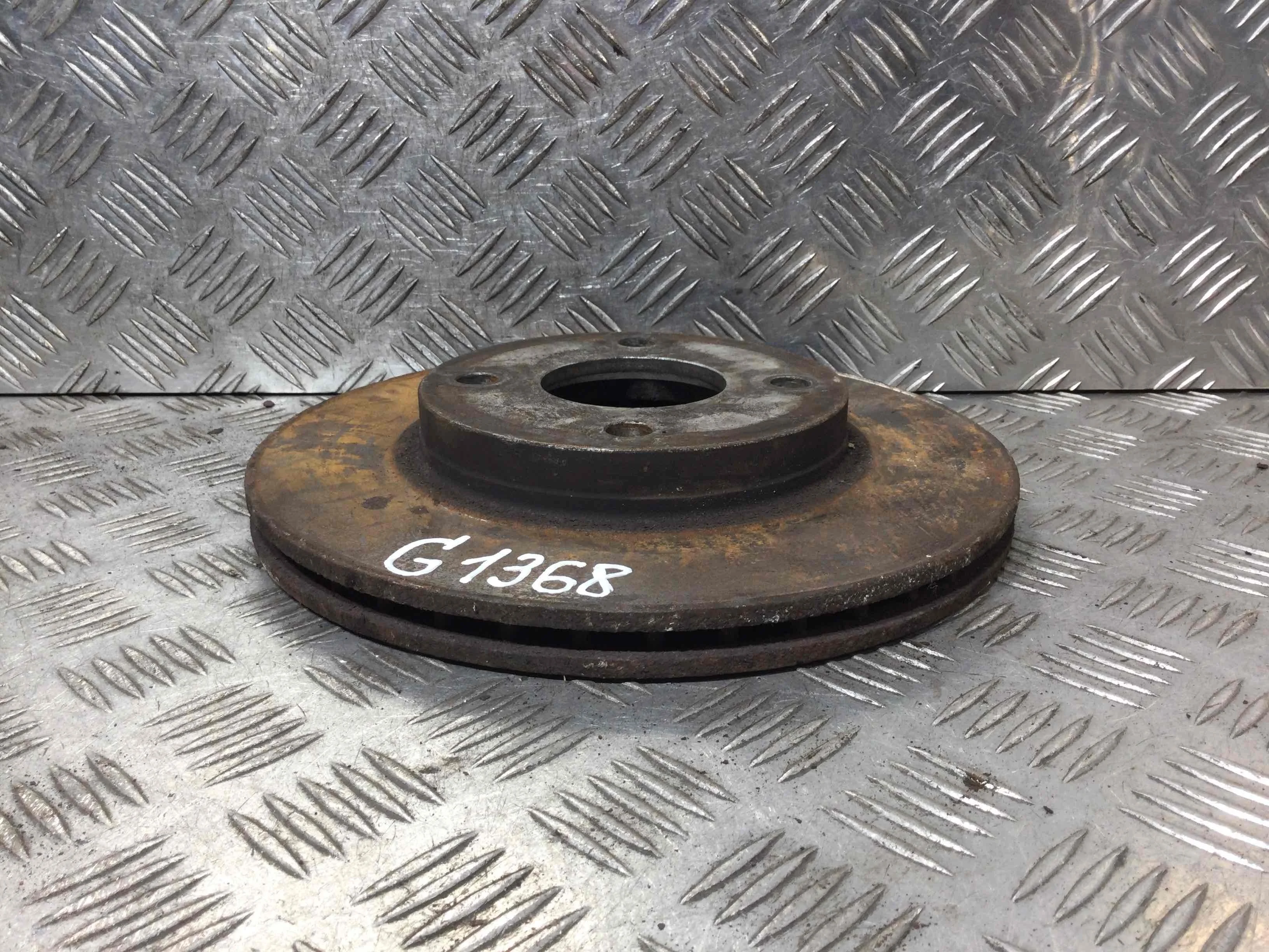 Диск тормозной передний Ford Focus 1 поколение [рестайлинг] (2001-2005) бензин 1.6 i Механика Х/б