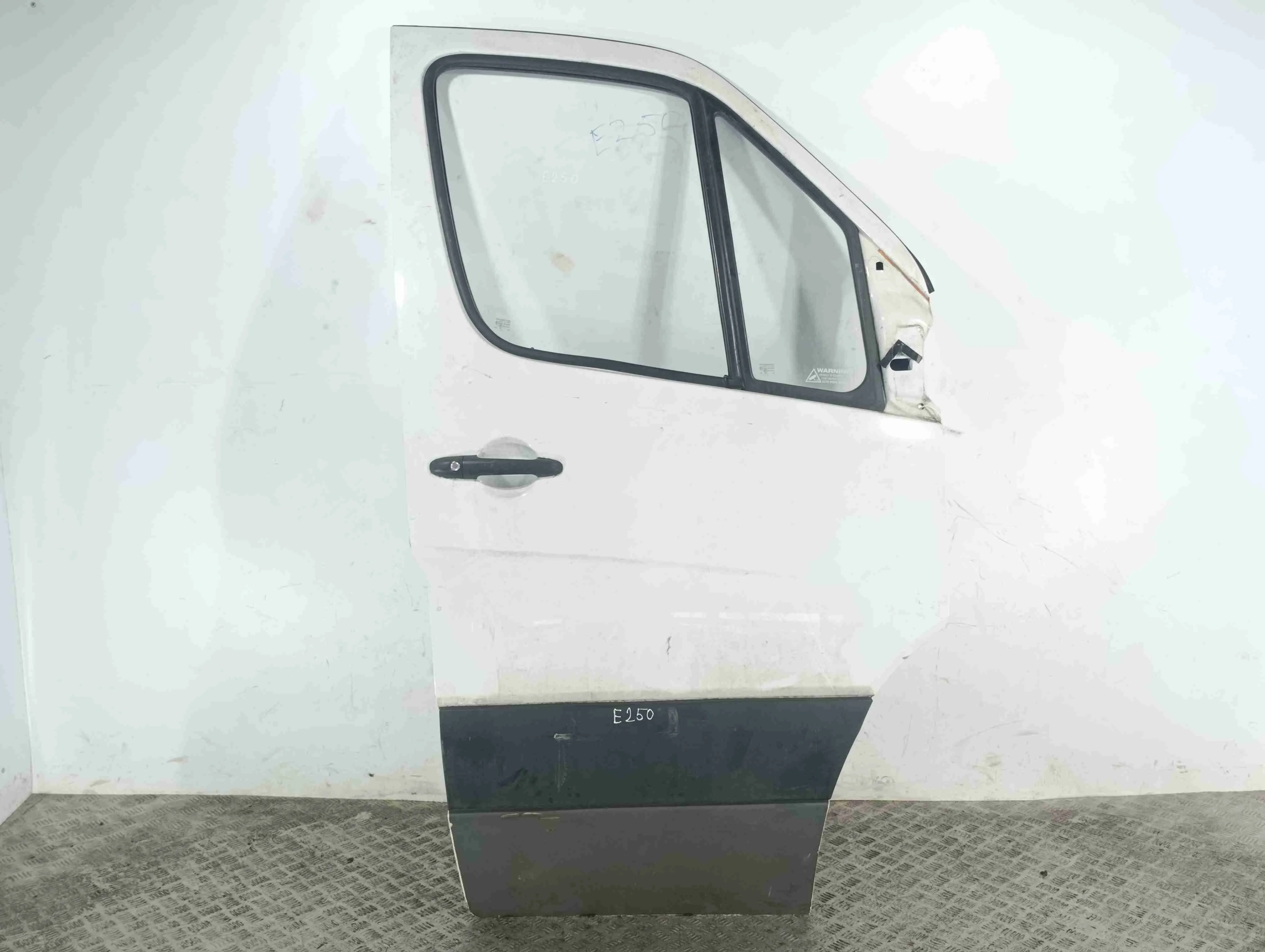 Дверь передняя правая Mercedes Sprinter W906 [рестайлинг] (2013-2018) дизель 2.2 CDI Механика Микроавтобус