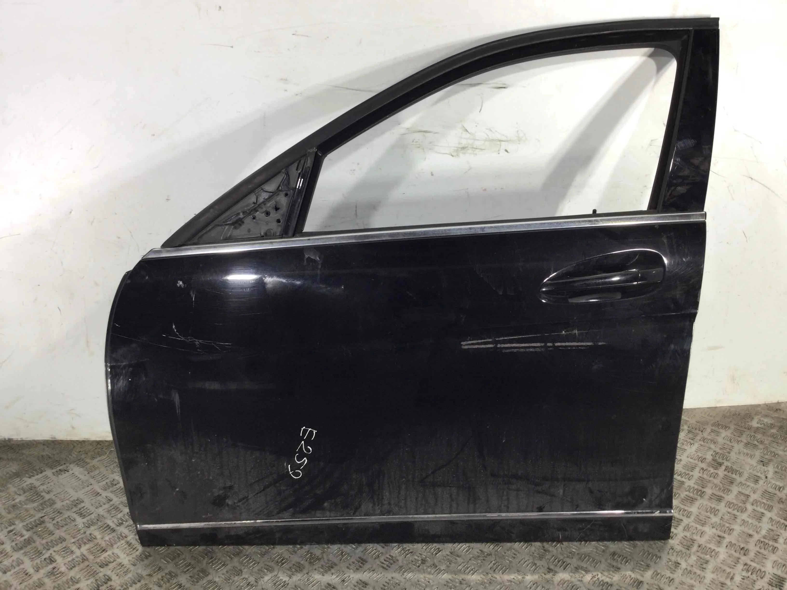 Дверь передняя левая Mercedes C-klasse W204/S204 (2007-2012) дизель 2.2 CDI Автомат Универсал