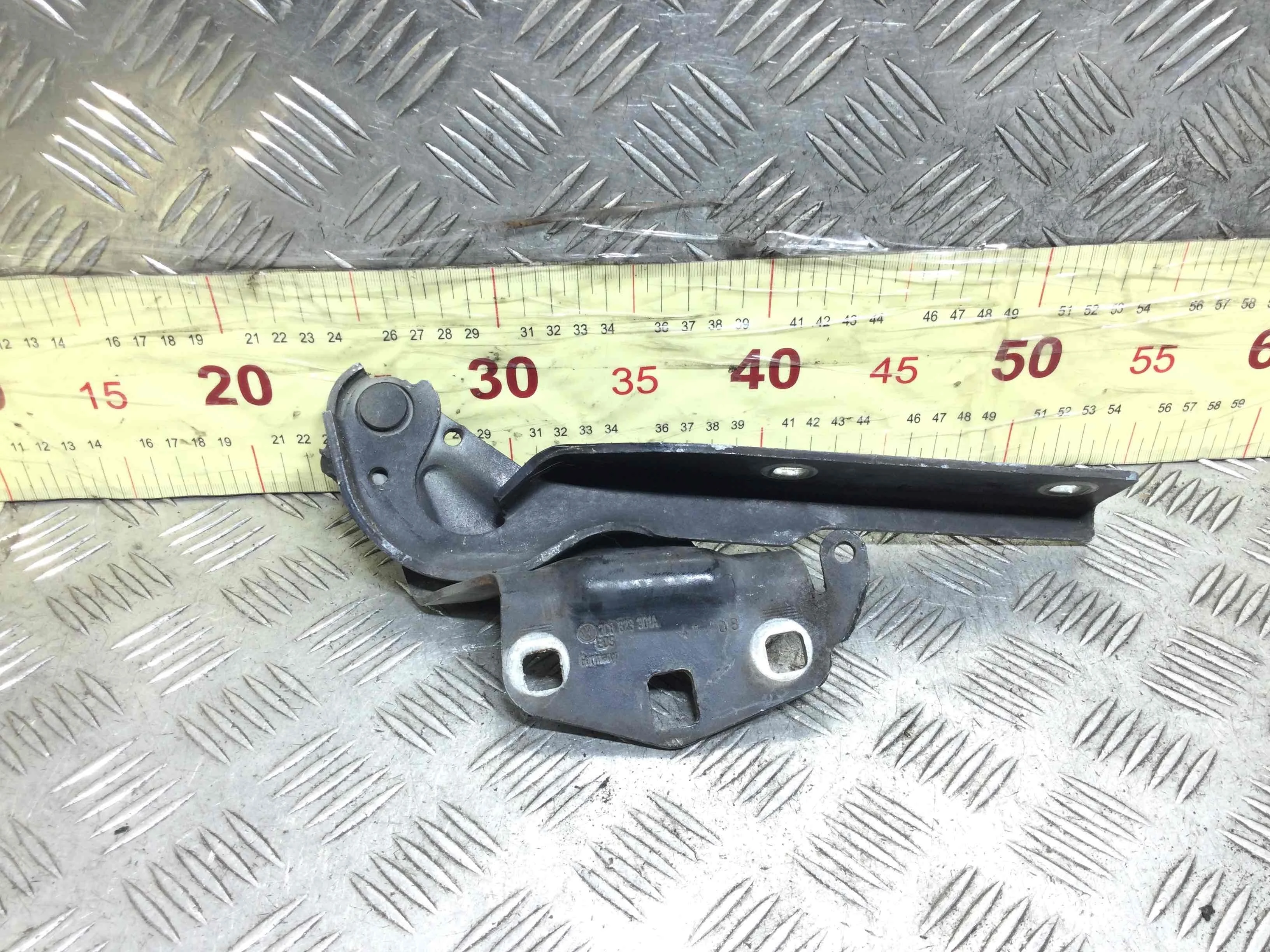 Петля капота левая Volkswagen Passat CC 1 поколение (2008-2012) дизель 2.0 TDI Механика Седан