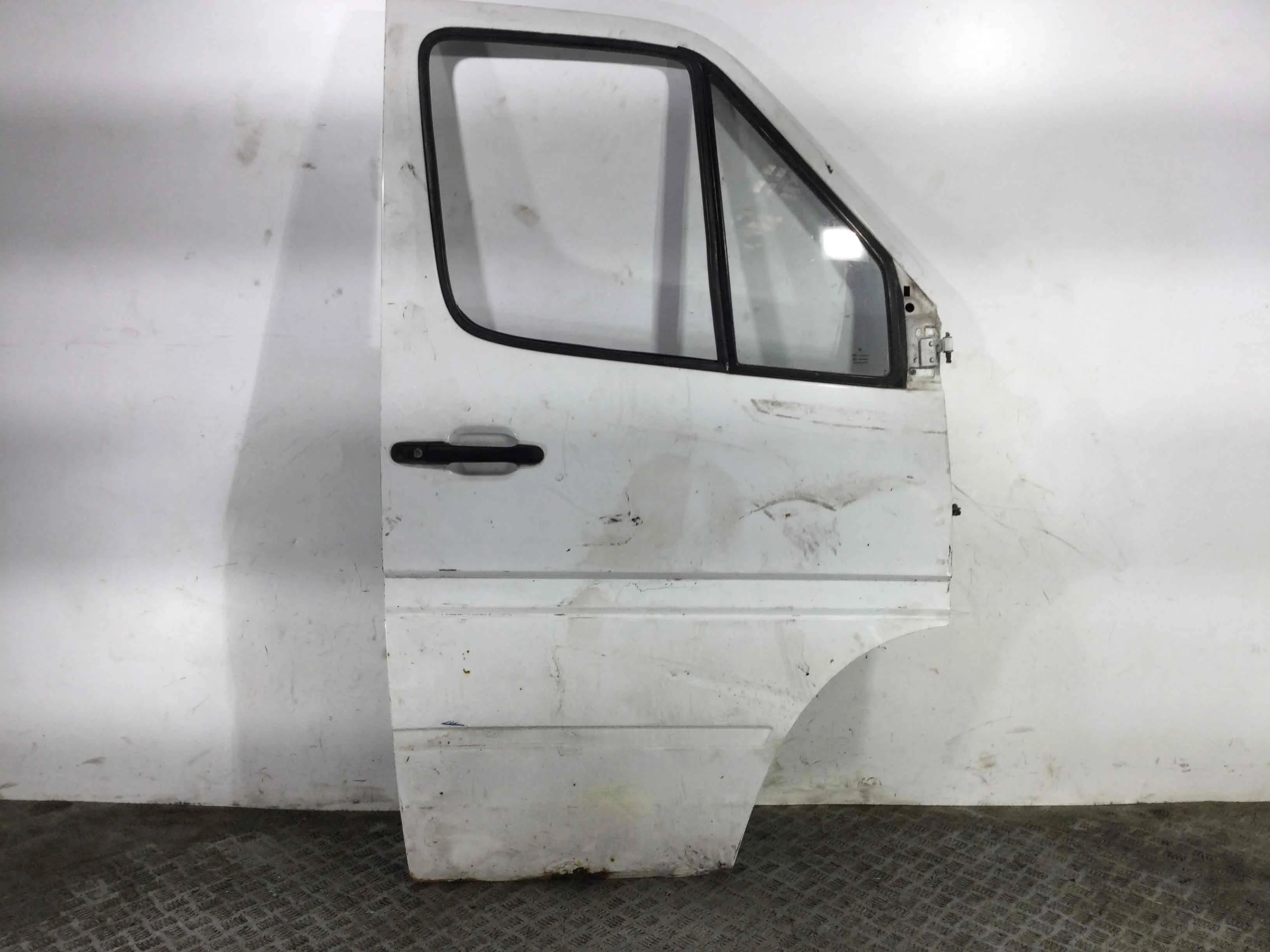 Дверь передняя правая Mercedes Sprinter Sprinter I (w901,w902,w903,w904) 1995 - 2006 дизель 2.2 CDI Автомат Микроавтобус