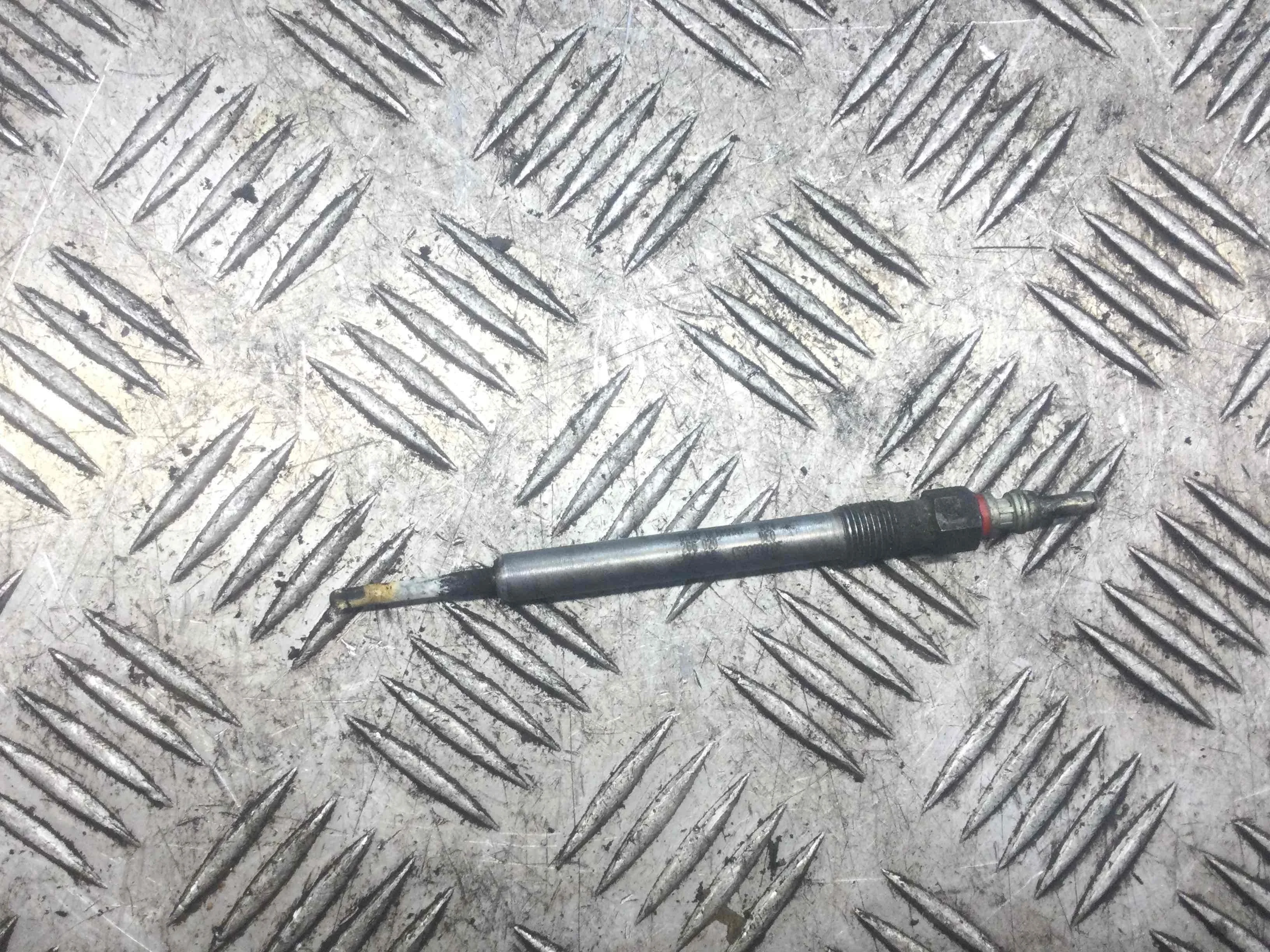 Свеча накала Volkswagen Golf 5 поколение (2004-2009) дизель 2.0 TDI DSG Х/б