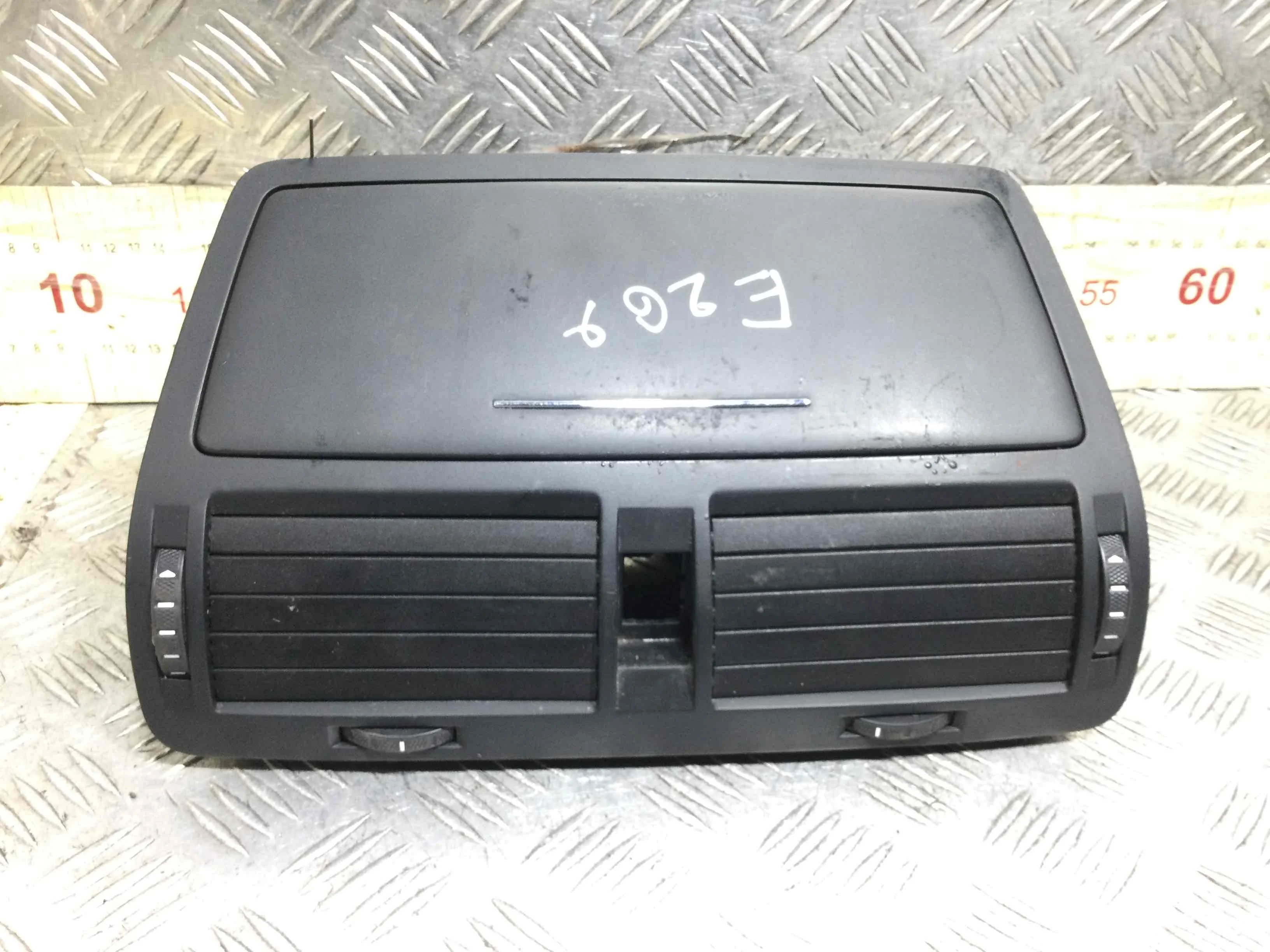 Дефлектор обдува салона Skoda Octavia A5 [рестайлинг] (2008-2013) дизель 2.0 TDI Механика 5-дв, х/б