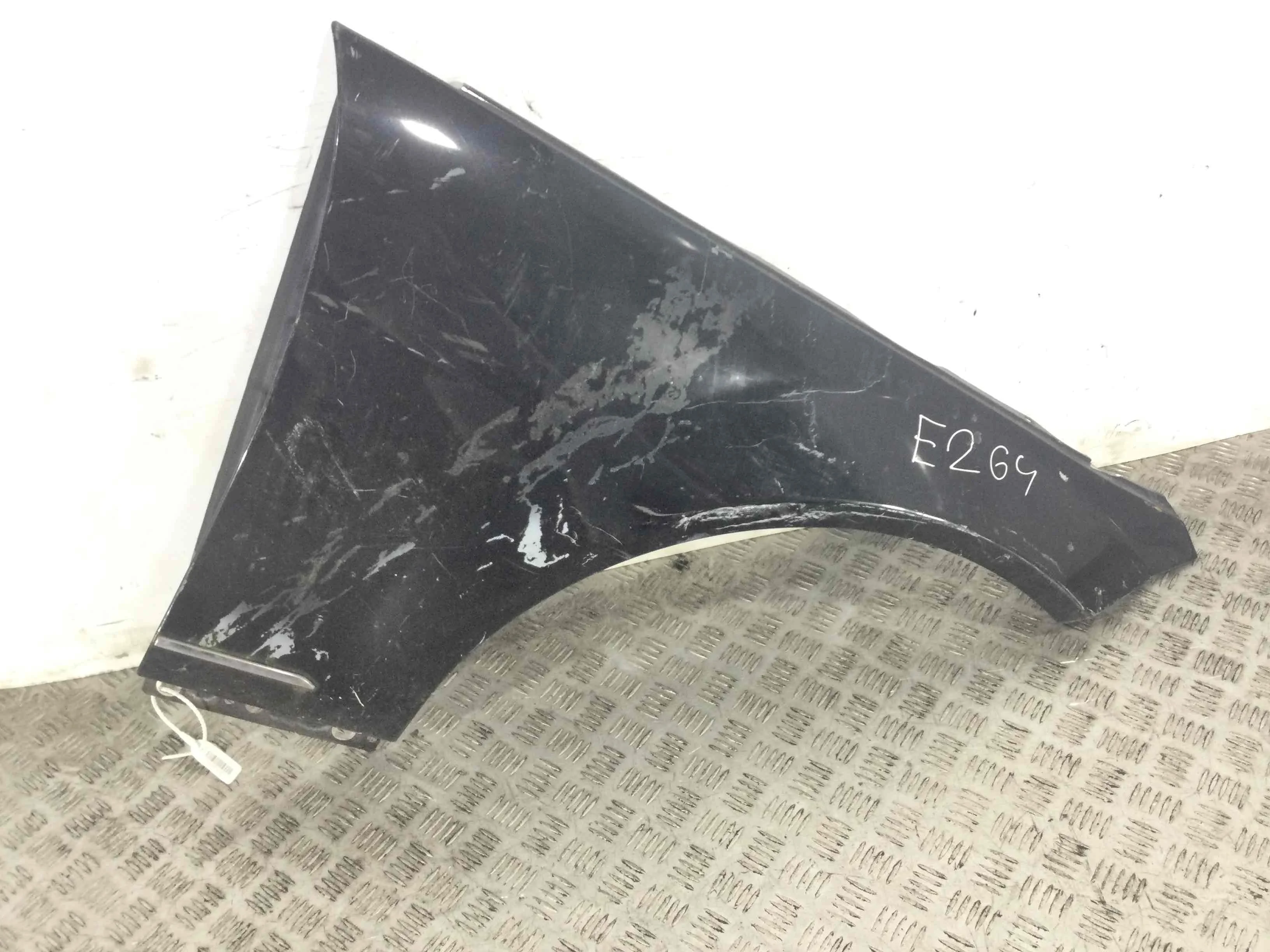 Крыло переднее правое Mercedes C-klasse W204/S204 (2007-2012) дизель 2.2 CDI Автомат Седан