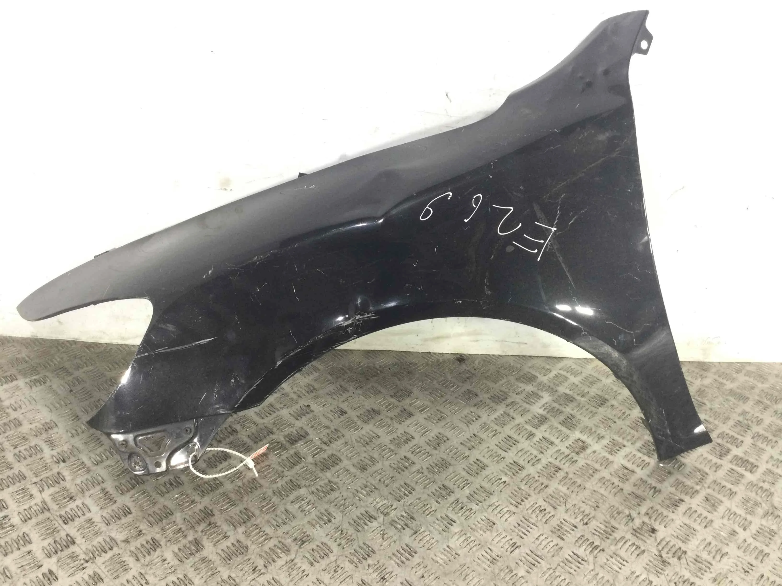 Крыло переднее левое Skoda Octavia A5 [рестайлинг] (2008-2013) дизель 2.0 TDI Механика 5-дв, х/б