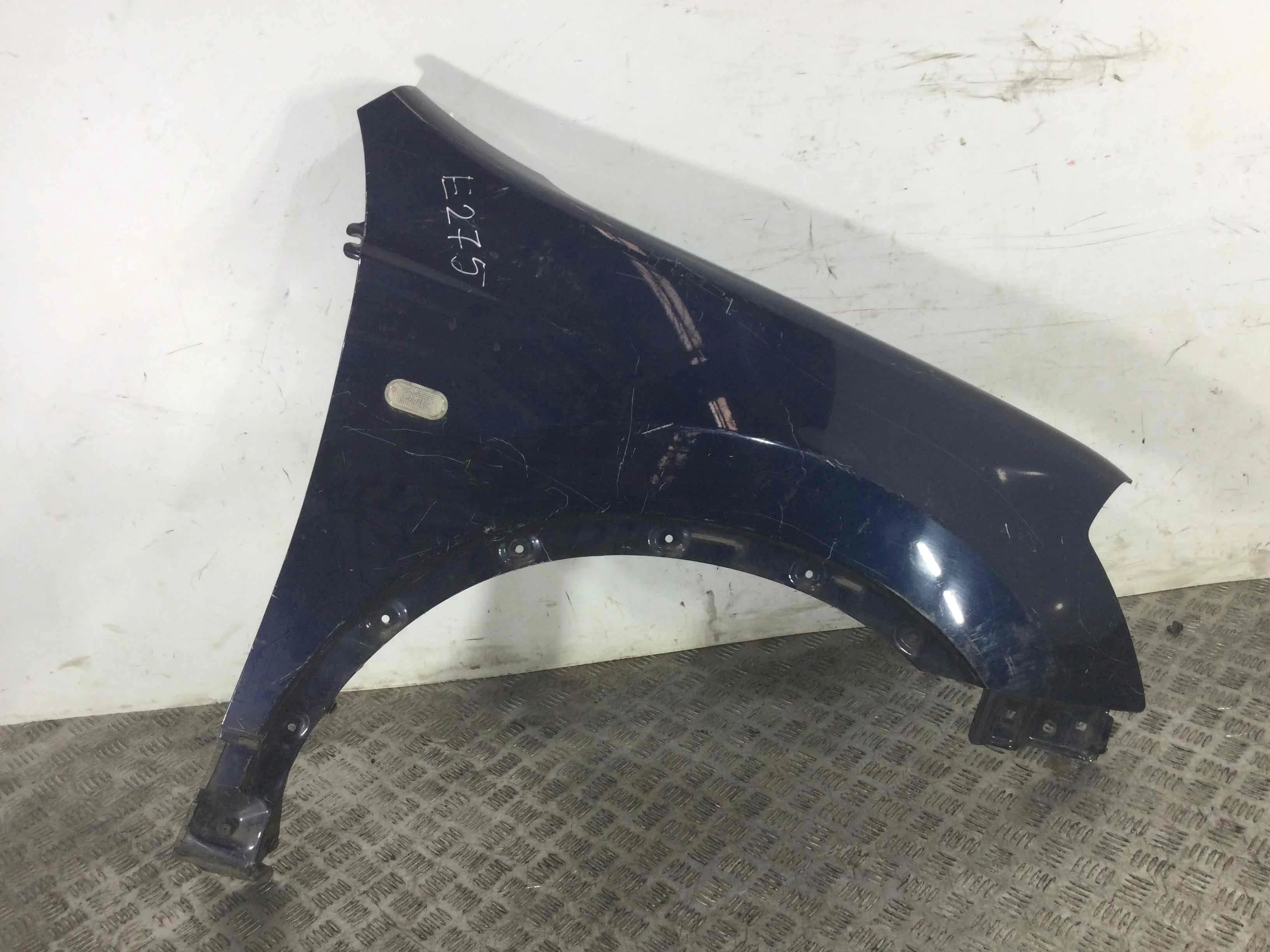 Крыло переднее правое Nissan Qashqai 1 поколение (2007-2010) бензин 2.0 i Автомат Кроссовер