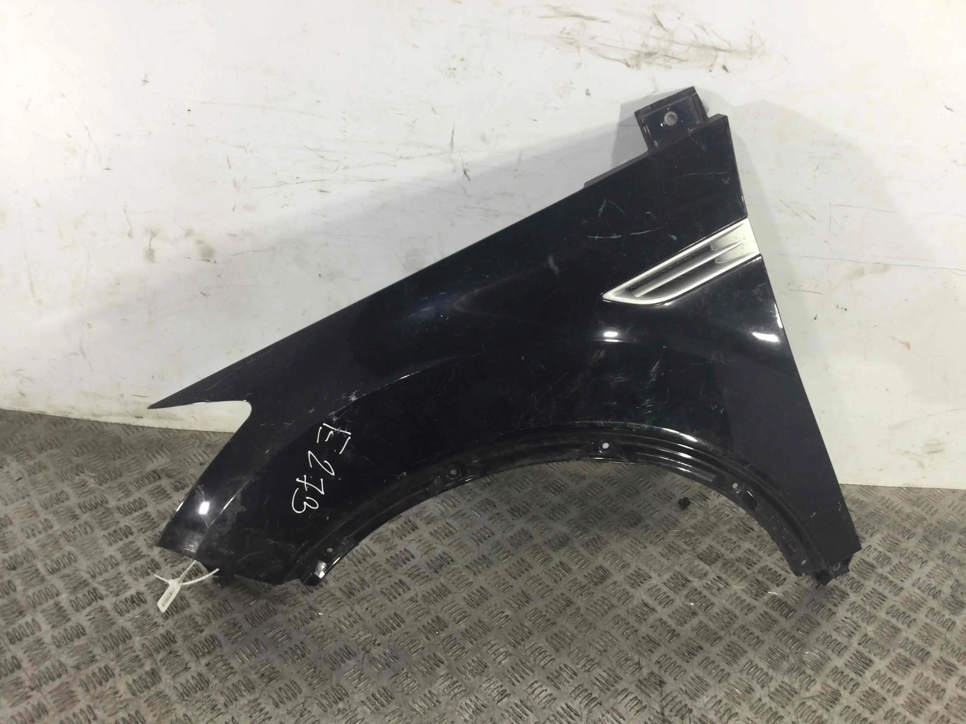 Крыло переднее левое Ford Kuga Kuga I (2008-2012) дизель 2.0 TDCi Механика Кроссовер