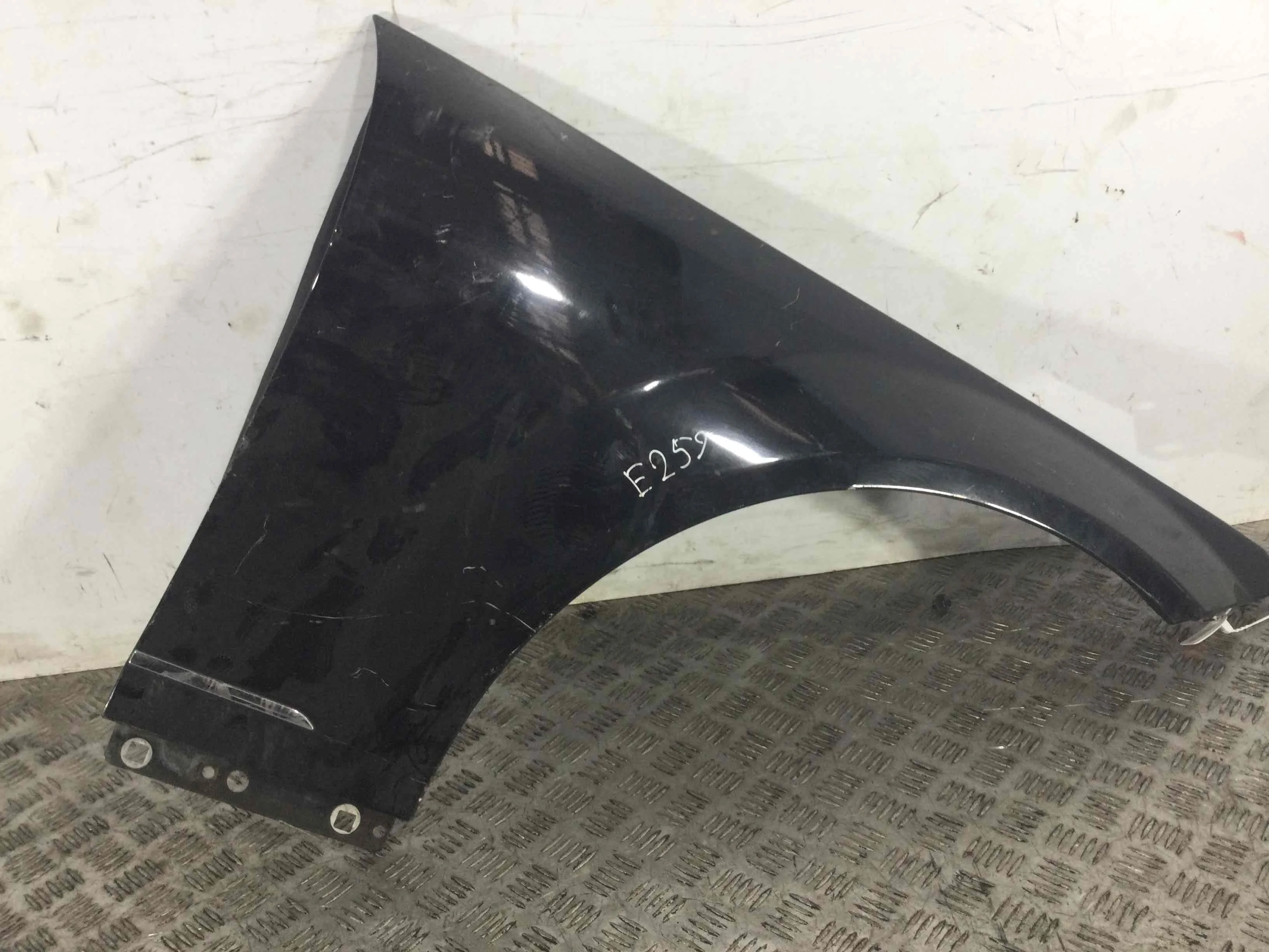 Крыло переднее правое Mercedes C-klasse W204/S204 (2007-2012) дизель 2.2 CDI Автомат Универсал