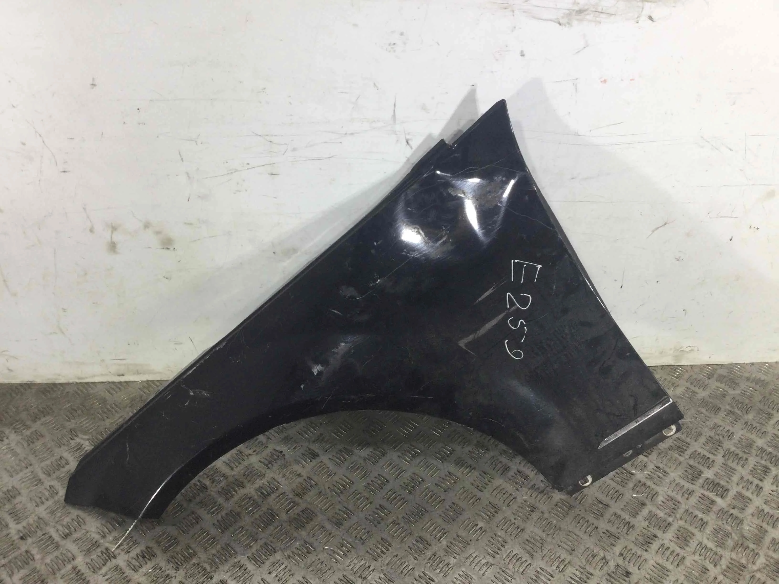 Крыло переднее левое Mercedes C-klasse W204/S204 (2007-2012) дизель 2.2 CDI Автомат Универсал