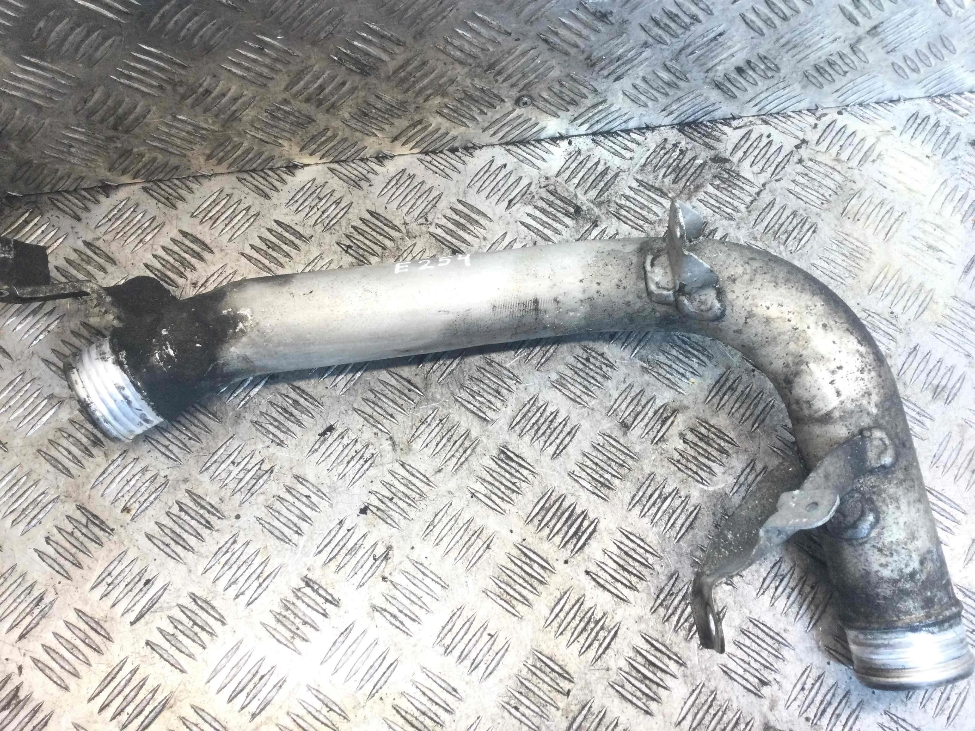 Патрубок интеркулера Volvo V70 3 поколение (рестайлинг) (2013-2026) дизель 2.0 TD Автомат Универсал