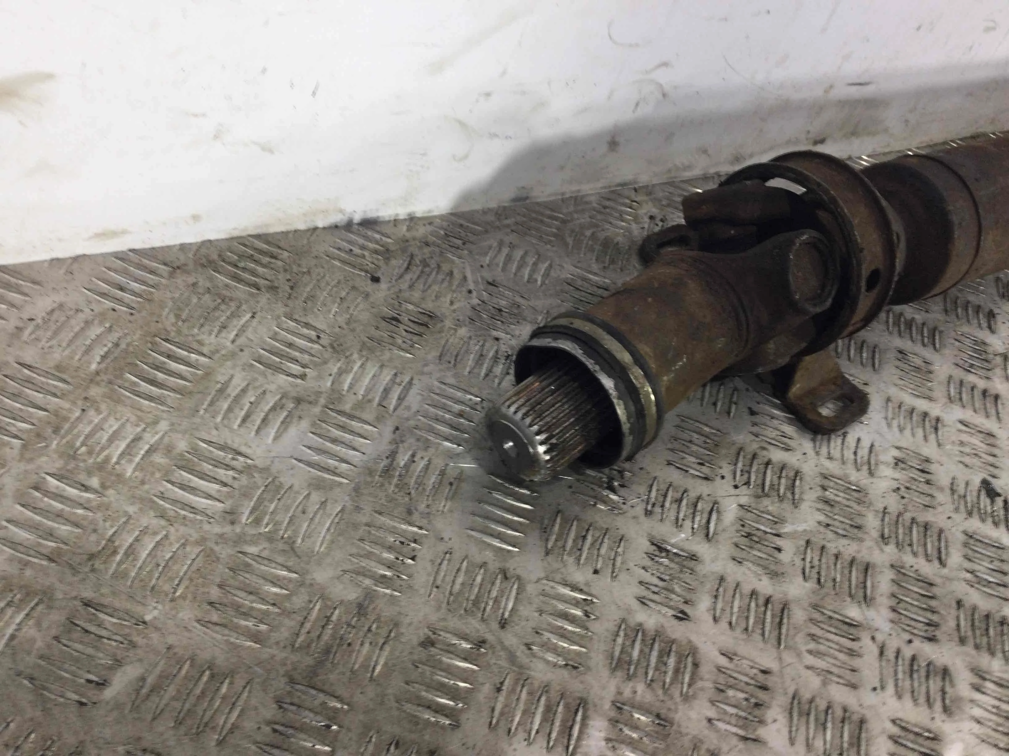 Карданный вал Ford Transit 3 поколение [рестайлинг] (2006-2013) дизель 2.4 TDCi Механика Микроавтобус