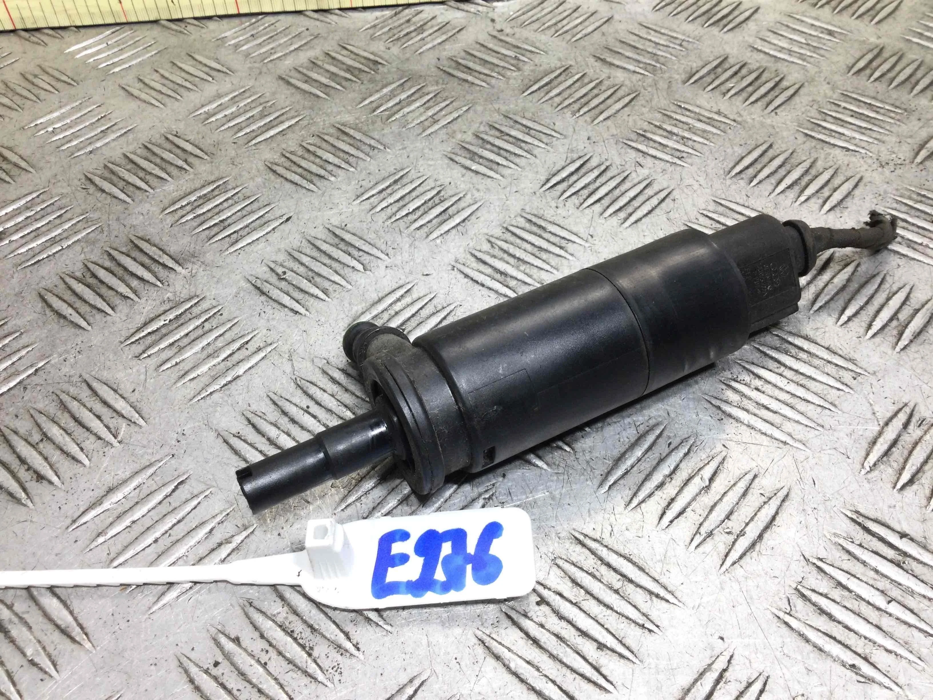 Насос (моторчик) омывателя фар Audi A3 8P/8PA [2-й рестайлинг] (2008-2013) дизель 2.0 TDI Автомат 5-дв, х/б