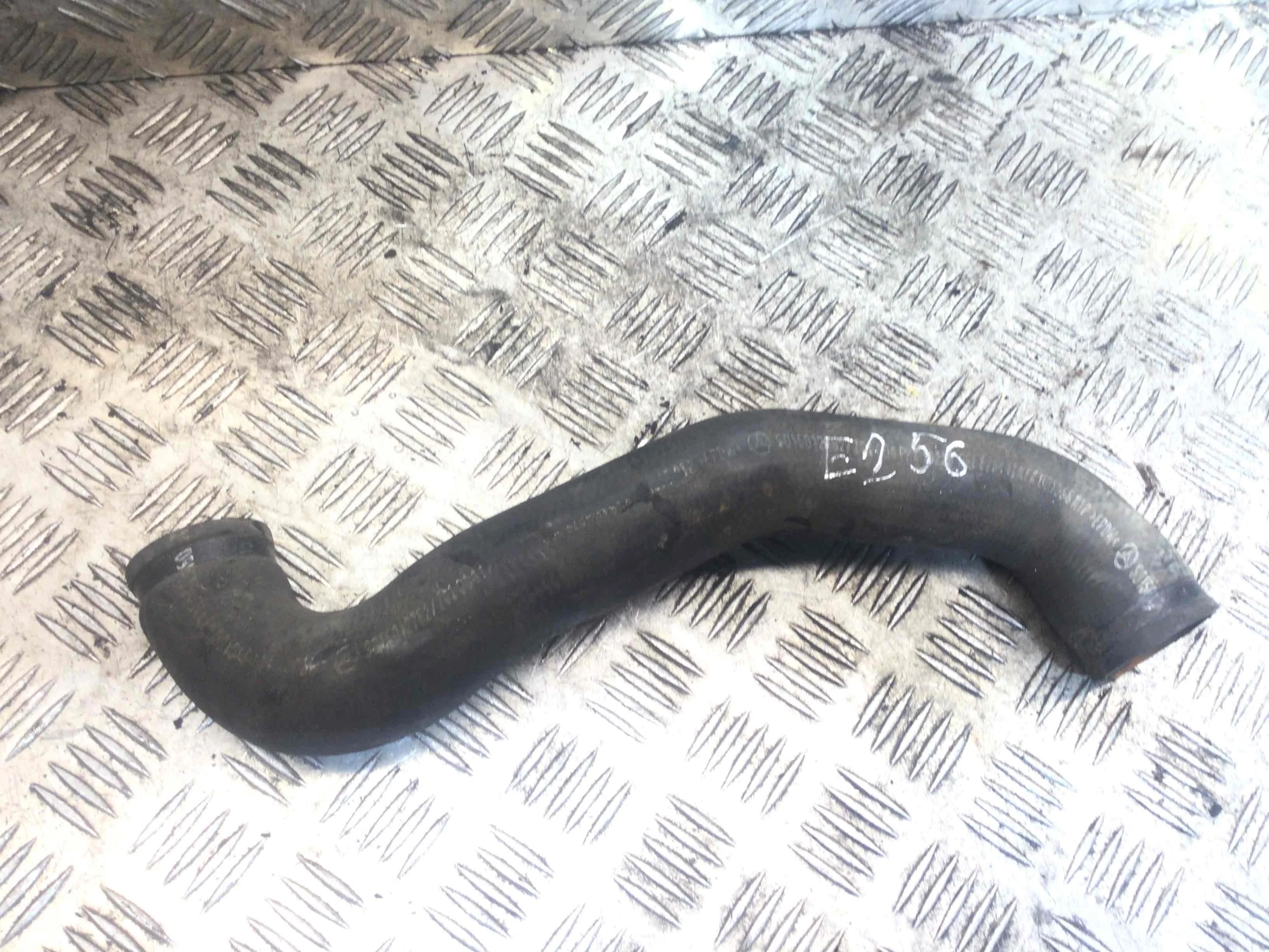 Патрубок радиатора Mercedes Sprinter Sprinter I (w901,w902,w903,w904) 1995 - 2006 дизель 2.2 CDI Механика Микроавтобус