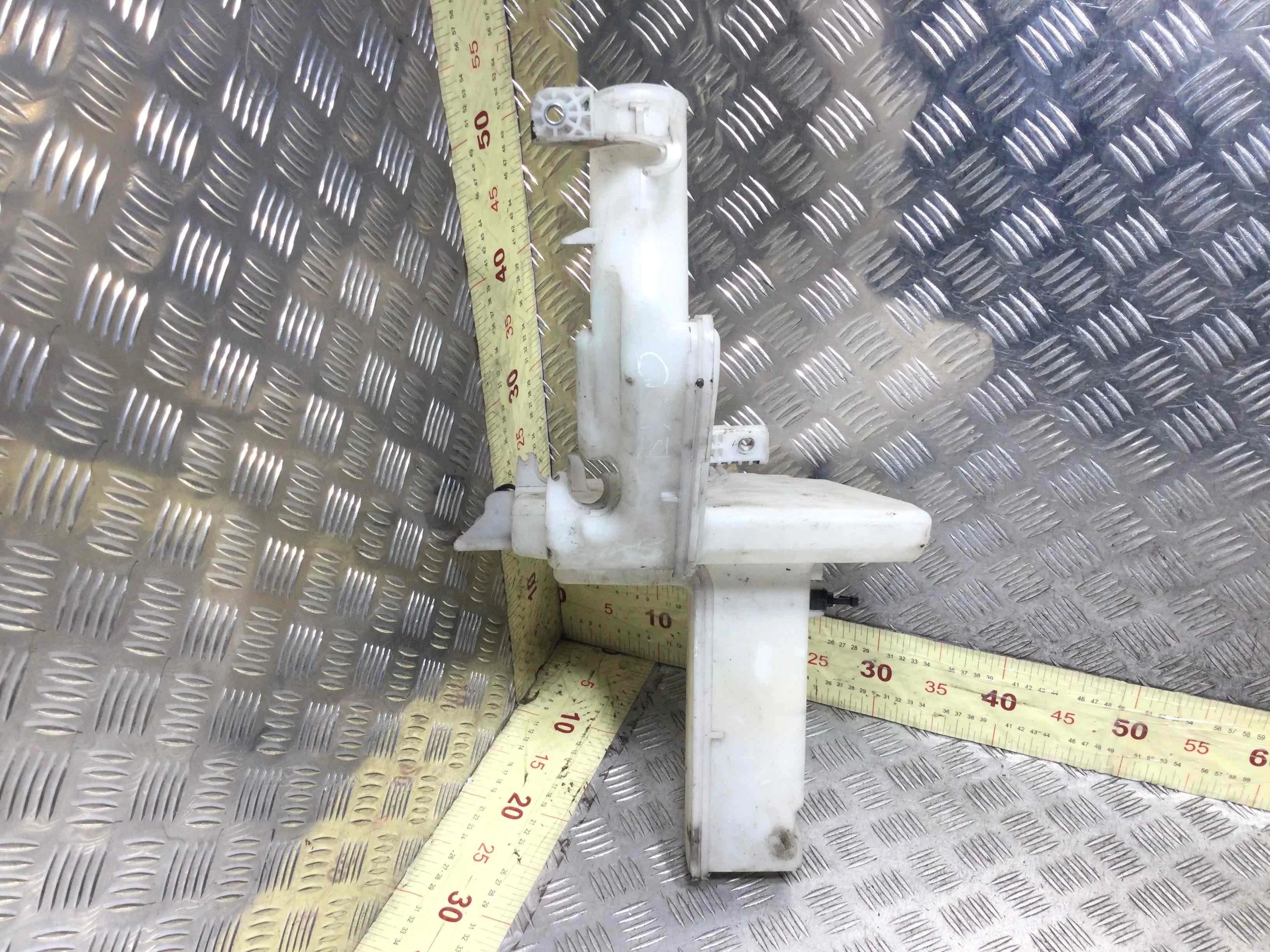 Бачок омывателя Volkswagen Passat CC 1 поколение (2008-2012) дизель 2.0 TDI Механика Седан