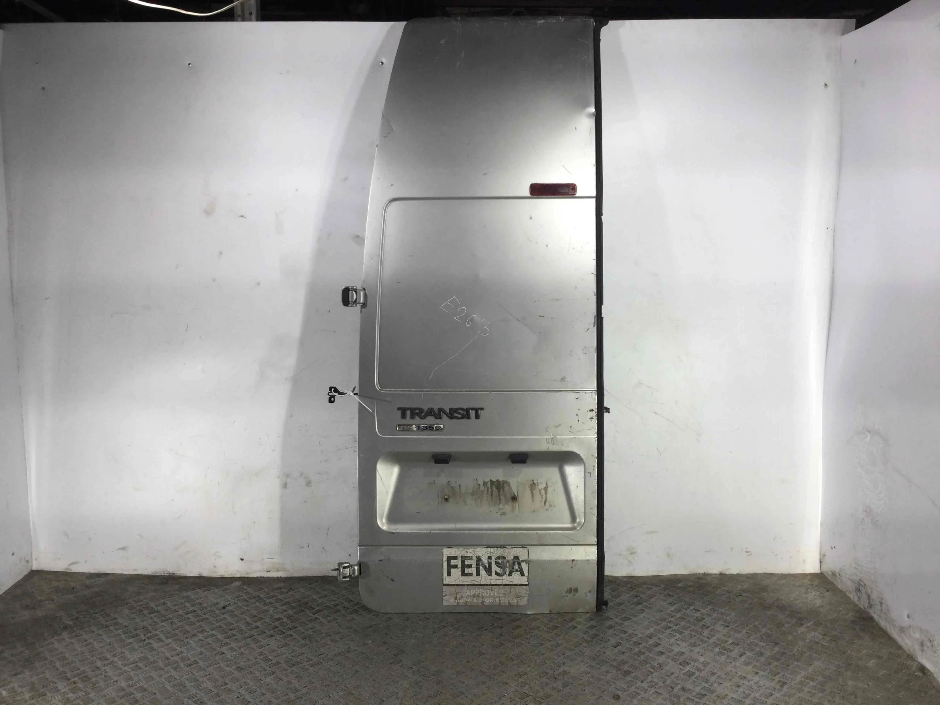 Дверь задняя распашная левая Ford Transit 3 поколение [рестайлинг] (2006-2013) дизель 2.4 TDCi Механика Микроавтобус