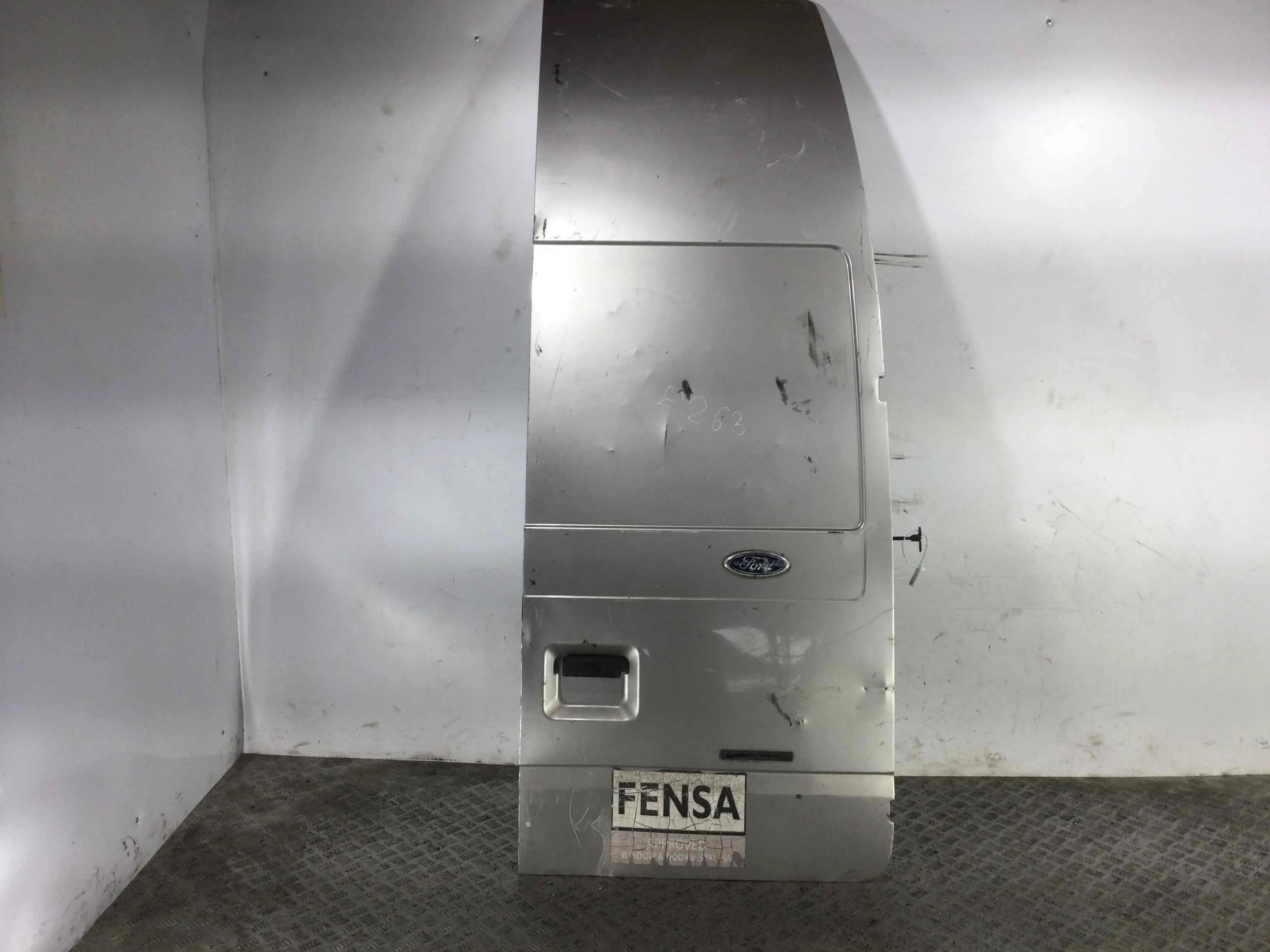 Дверь задняя распашная правая Ford Transit 3 поколение [рестайлинг] (2006-2013) дизель 2.4 TDCi Механика Микроавтобус