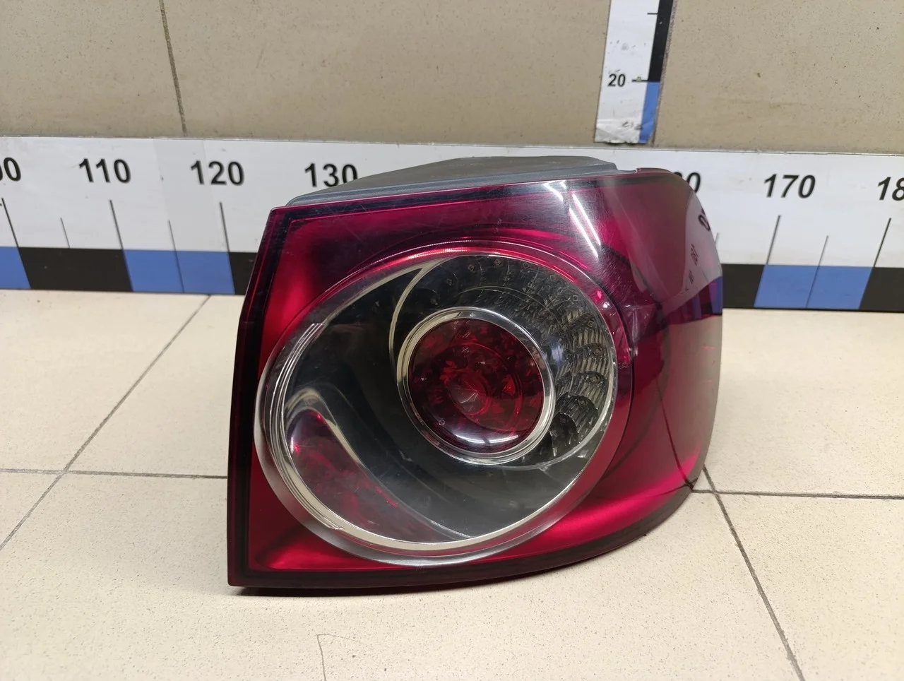 Фонарь задний наружный правый Golf V Plus 2005-2014