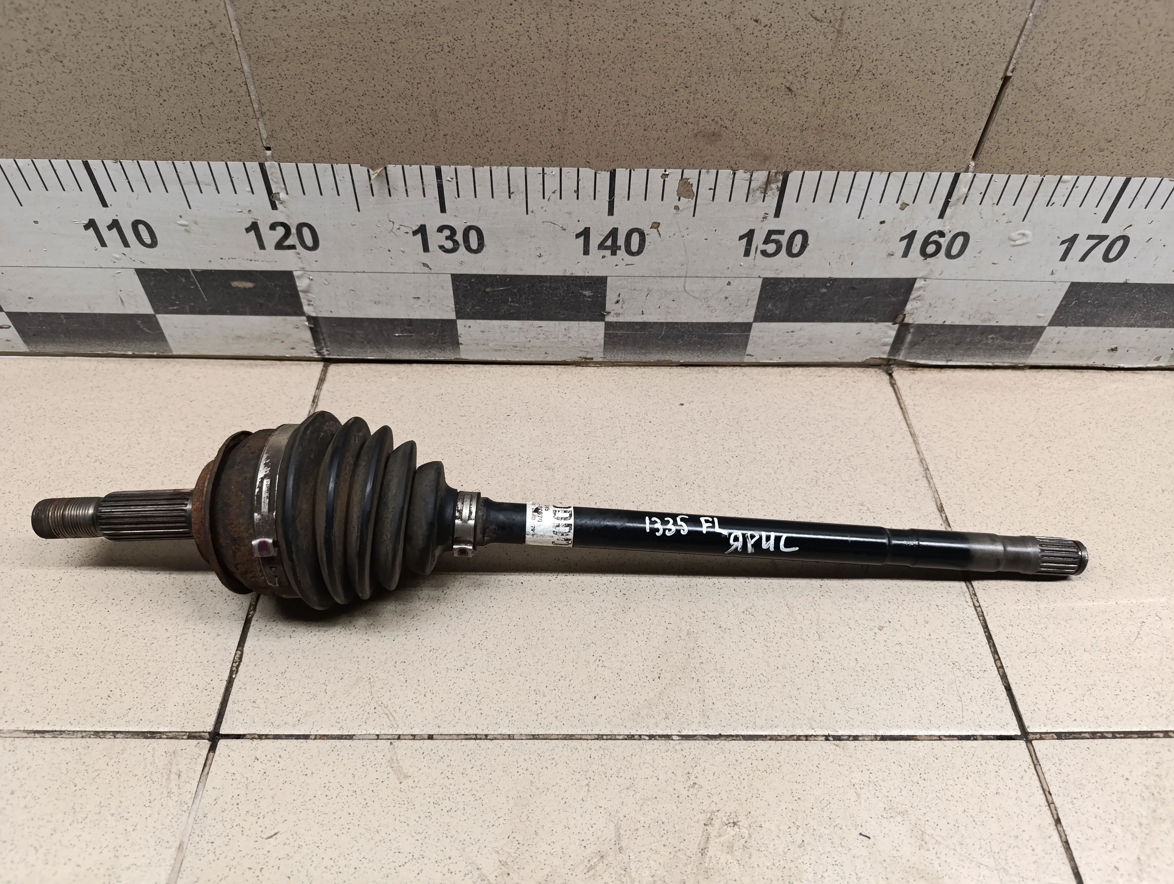 Полуось передняя левая Yaris 2005-2011