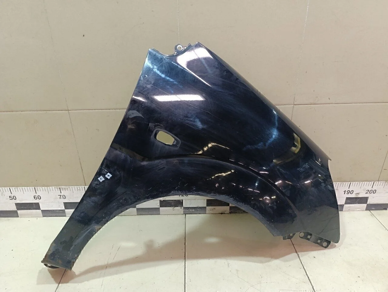 Крыло переднее правое Matrix 2001-2010