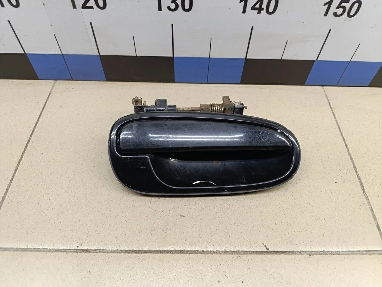 Ручка двери задней наружная правая Matrix 2001-2010