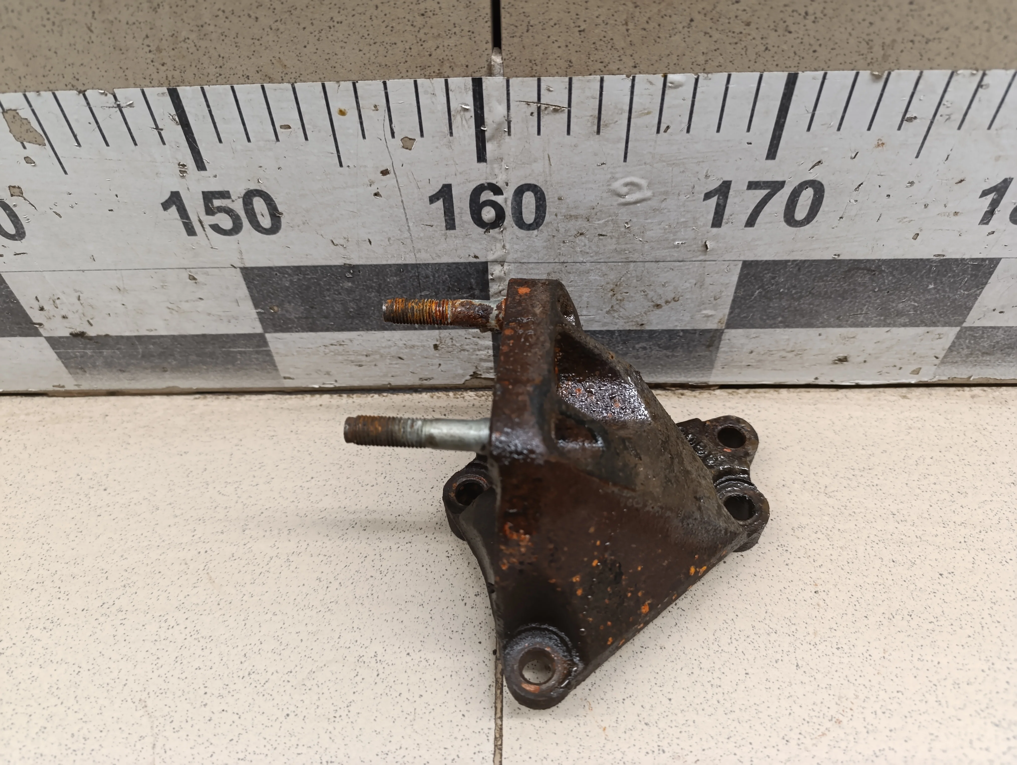 Кронштейн двигателя правый Solaris 2010-2017