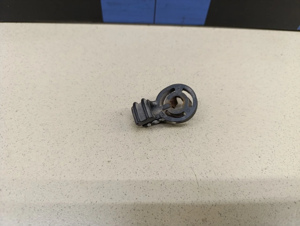 Кронштейн (сопут. товар) Fabia 2007-2015