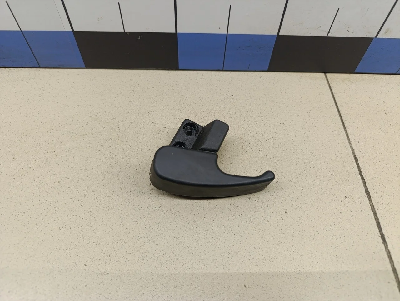 Ручка открывания капота A3 (8L1) 1996-2003