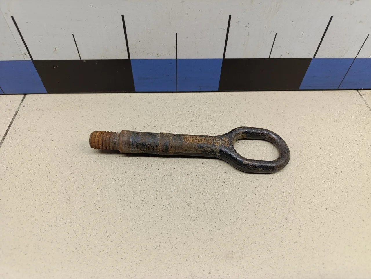 Крюк буксировочный  Passat [B6] 2005-2010