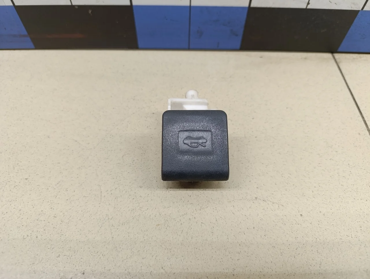 Ручка открывания капота Avensis II 2003-2008