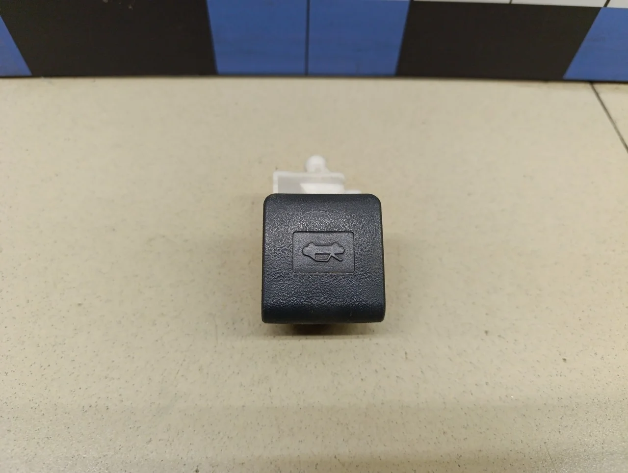 Ручка открывания капота Avensis II 2003-2008