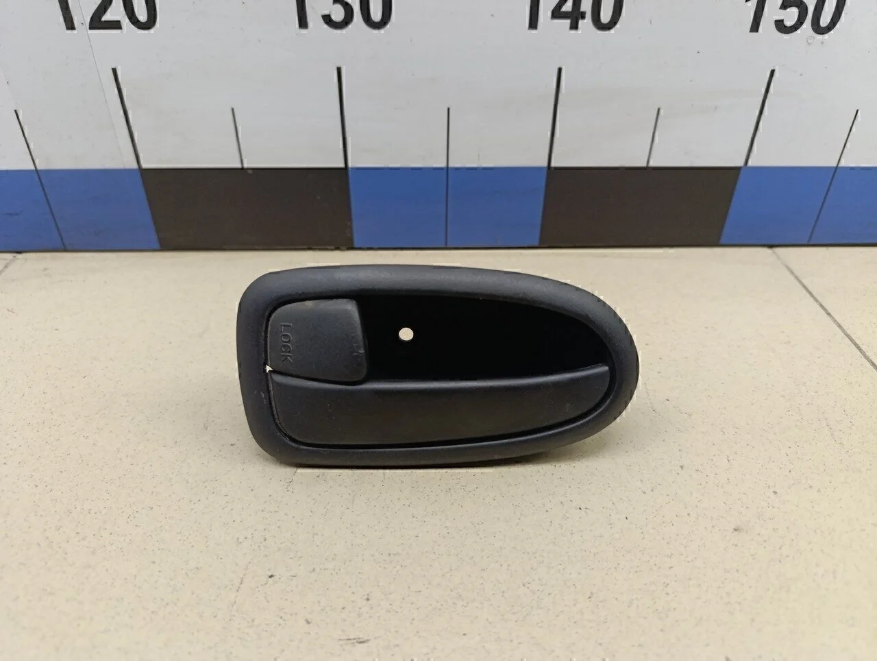 Ручка двери внутренняя левая Matrix 2001-2010