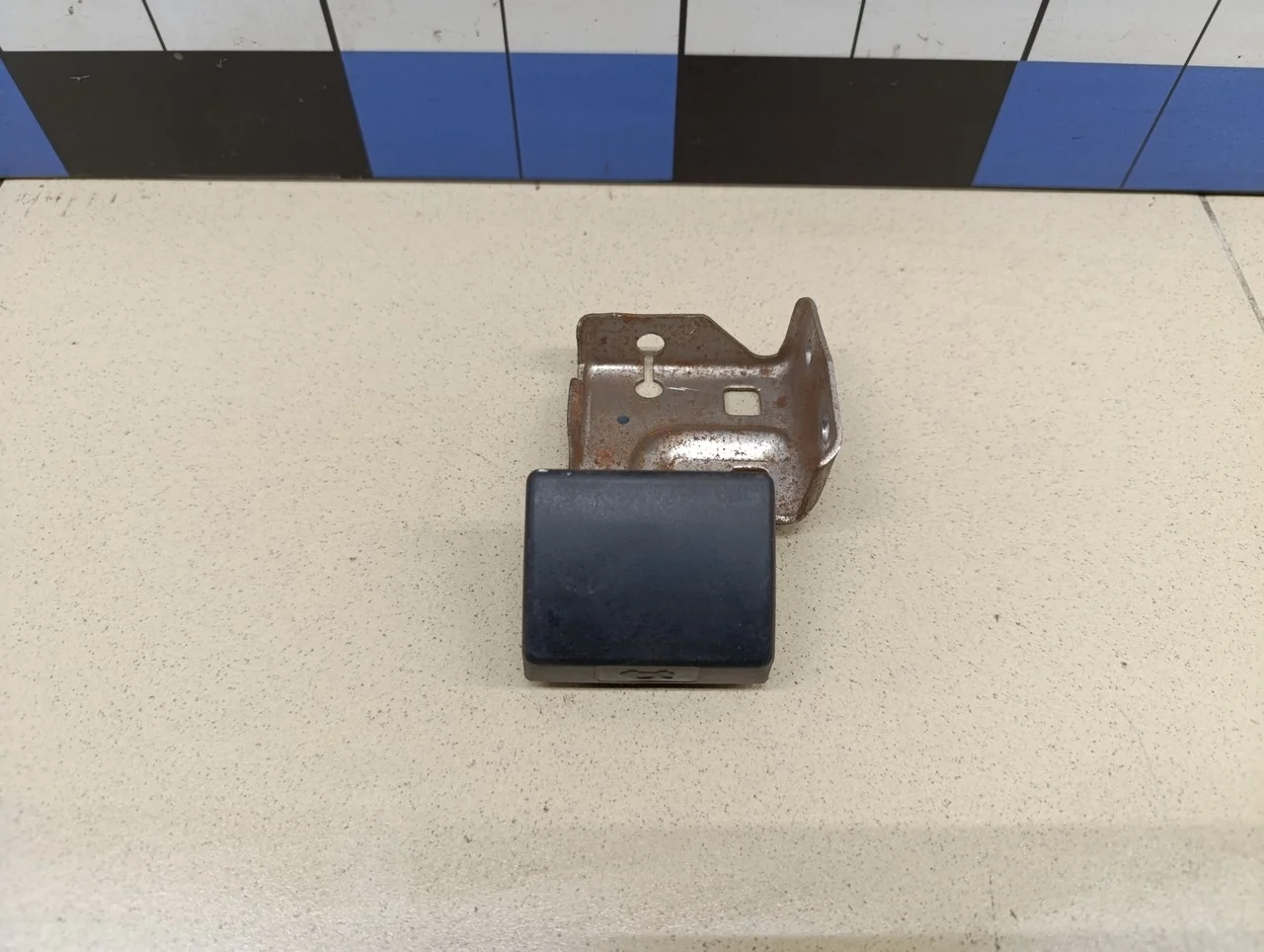 Ручка открывания капота Almera N16 2000-2006