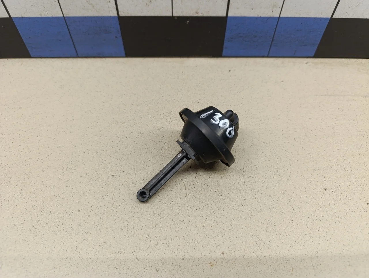 Клапан вакуумный A3 (8L1) 1996-2003