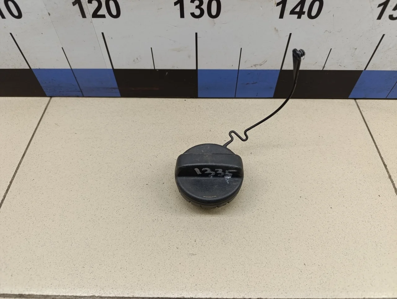 Крышка топливного бака Avensis II 2003-2008