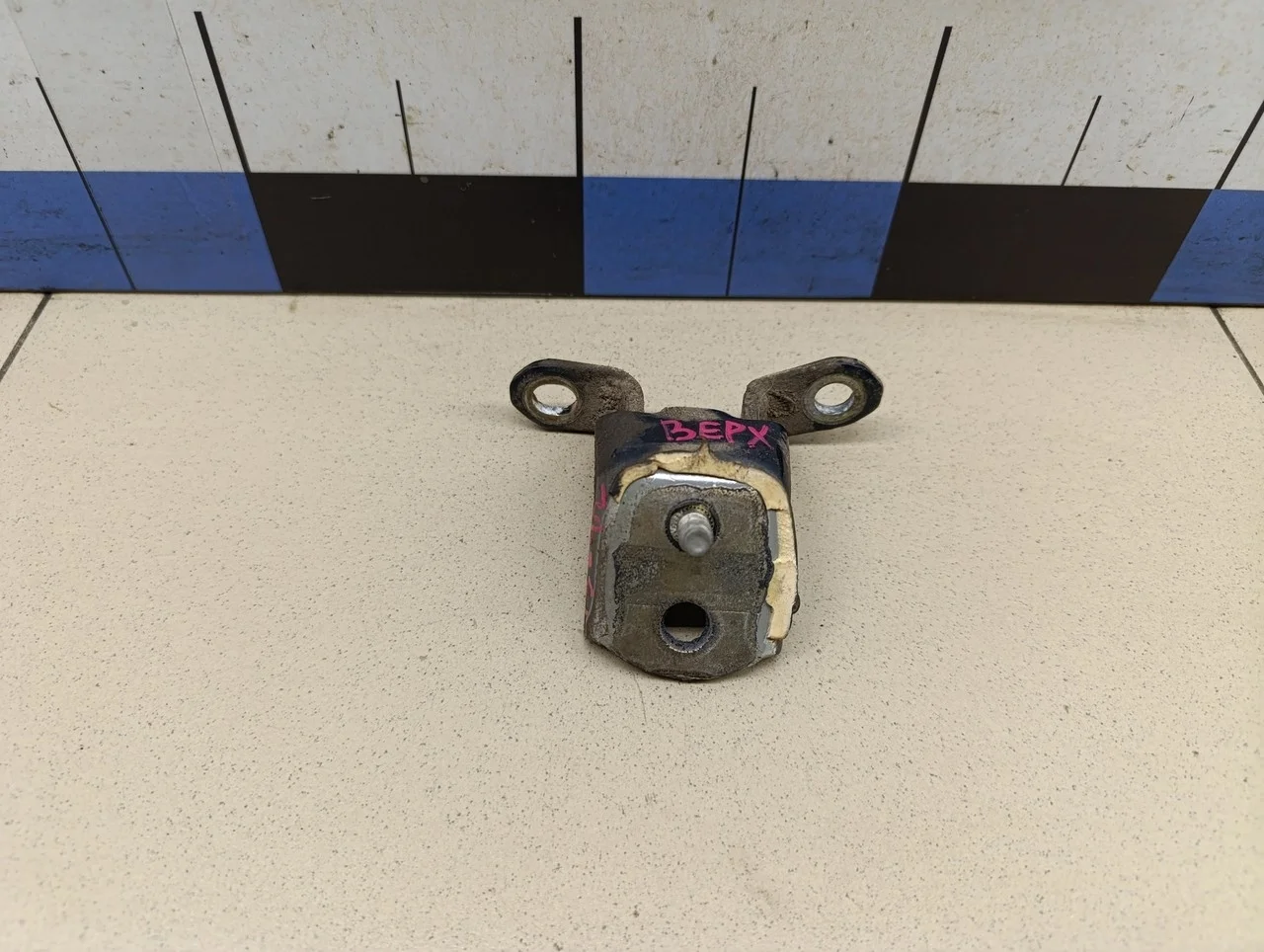 Петля двери Almera N16 2000-2006