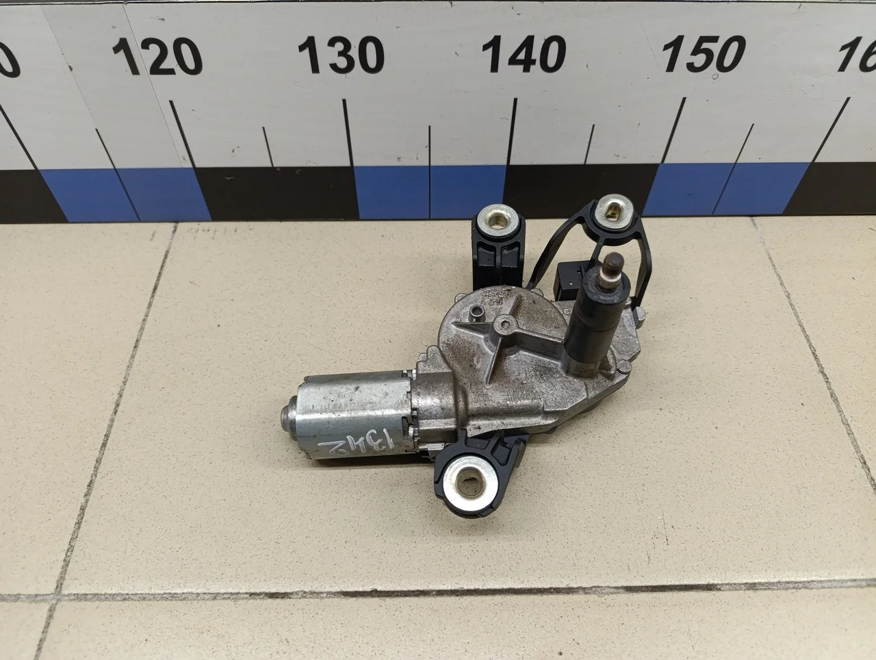 Моторчик стеклоочистителя задний Touran 2010-2016
